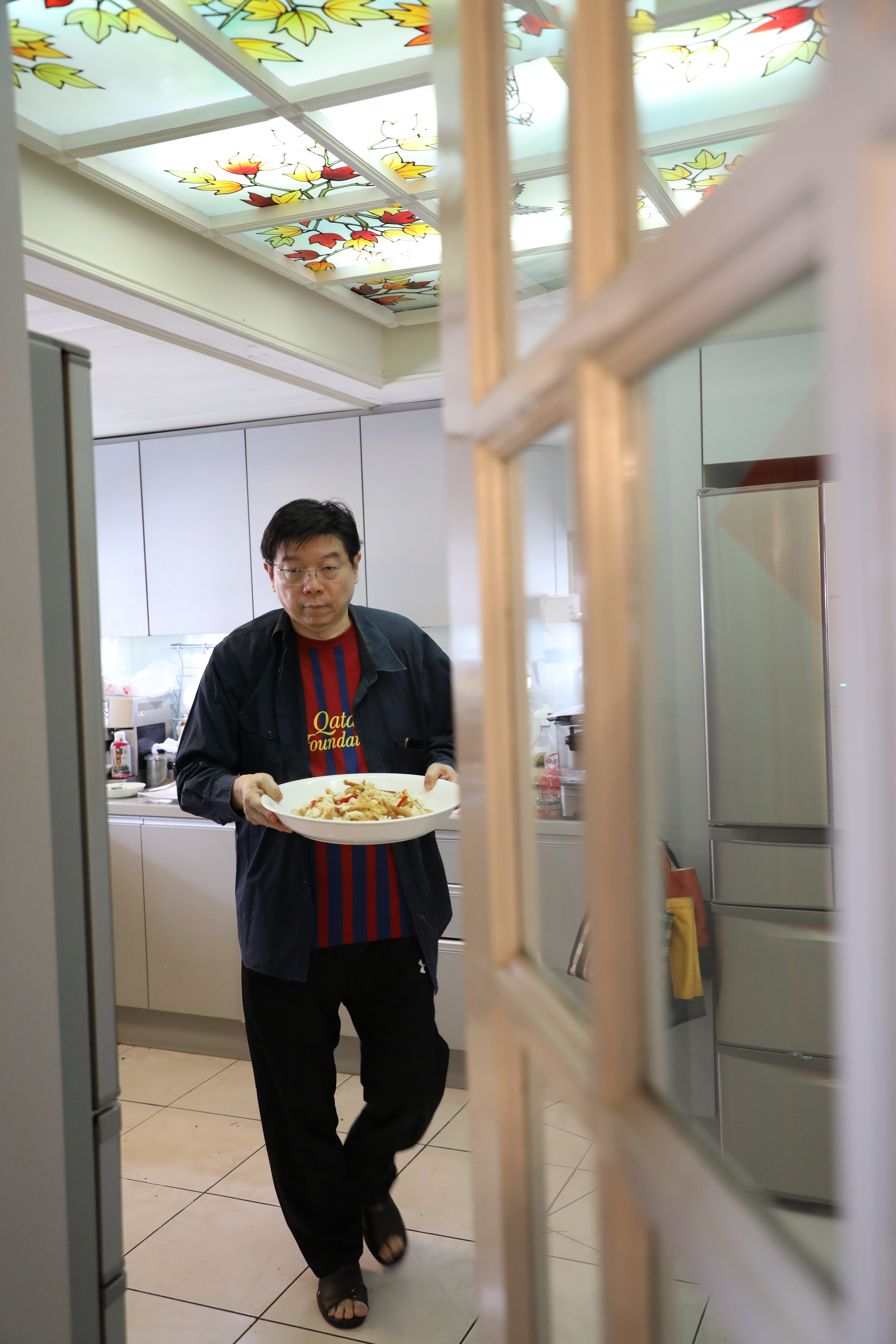 《鏡週刊》社長裴偉愛吃也愛下廚，經常週末在家複製記憶中的味道，現在也公開他的廚房筆記。