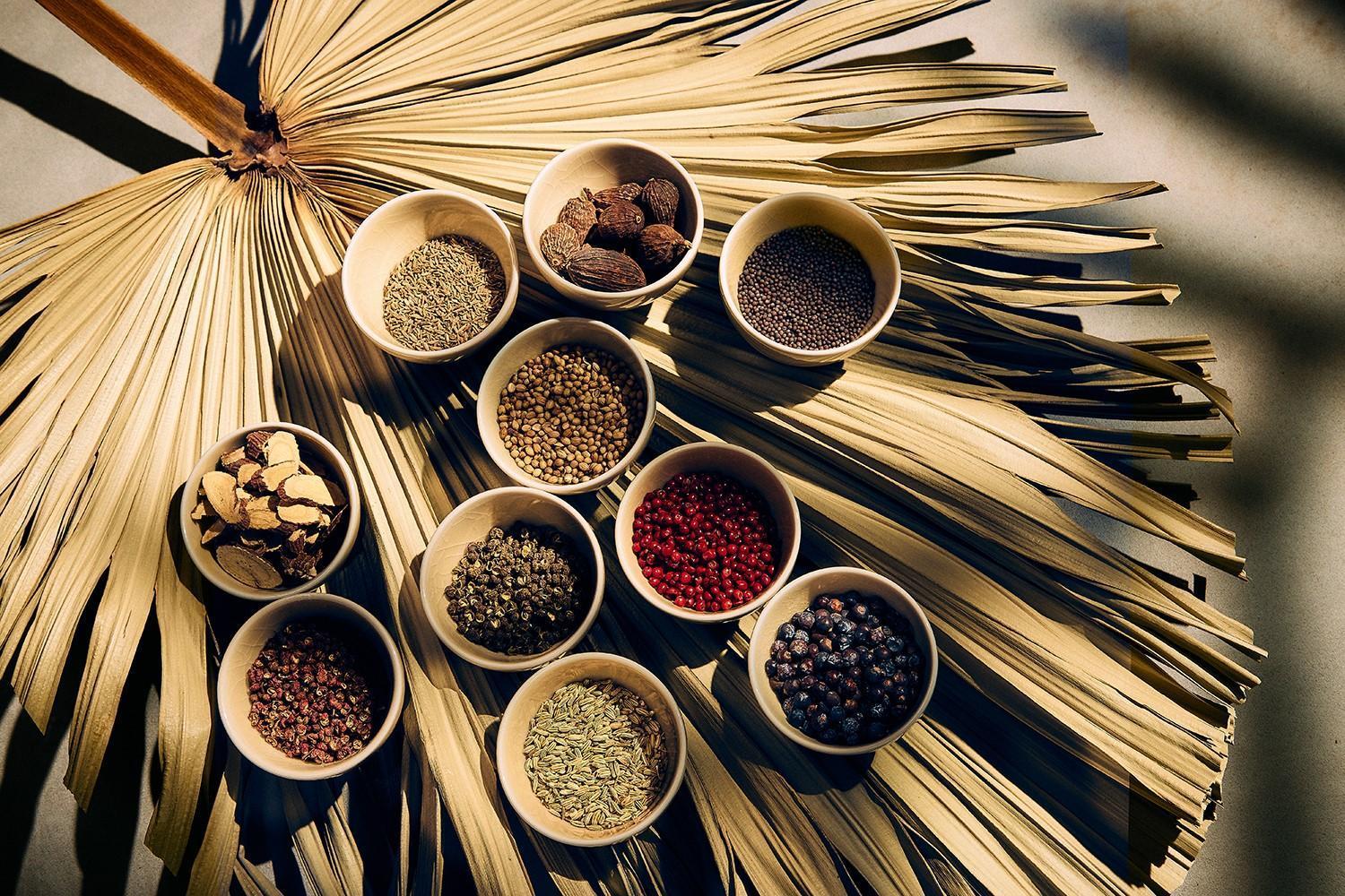 花椒、孜然、茴香、杜松子、粉紅胡椒、黑芥末籽與香菜籽等香料成為本季菜色主軸。(The Tavernist提供)