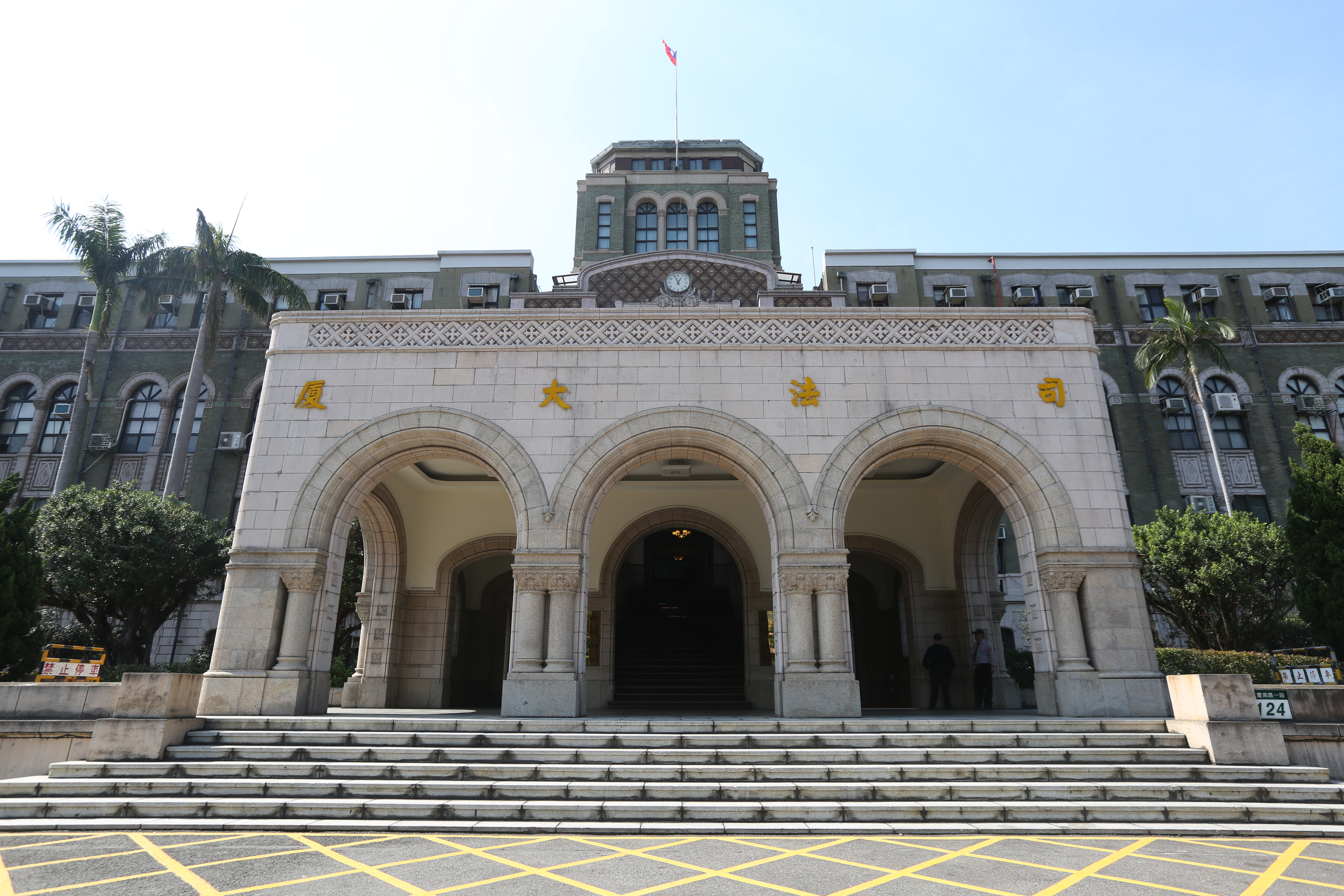 高檢署日前提冤死的銀行員諸慶恩提起再審卻遭高院駁回，檢方不服，今（20日）天提起抗告。