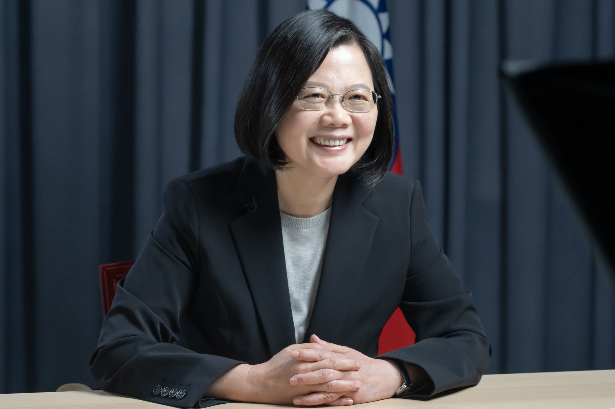 蔡英文代表全國向護理師們表達感謝，並呼籲國人落實防疫、不增加醫療體系的負擔，就是對護理師最大的幫忙。（總統府提供）