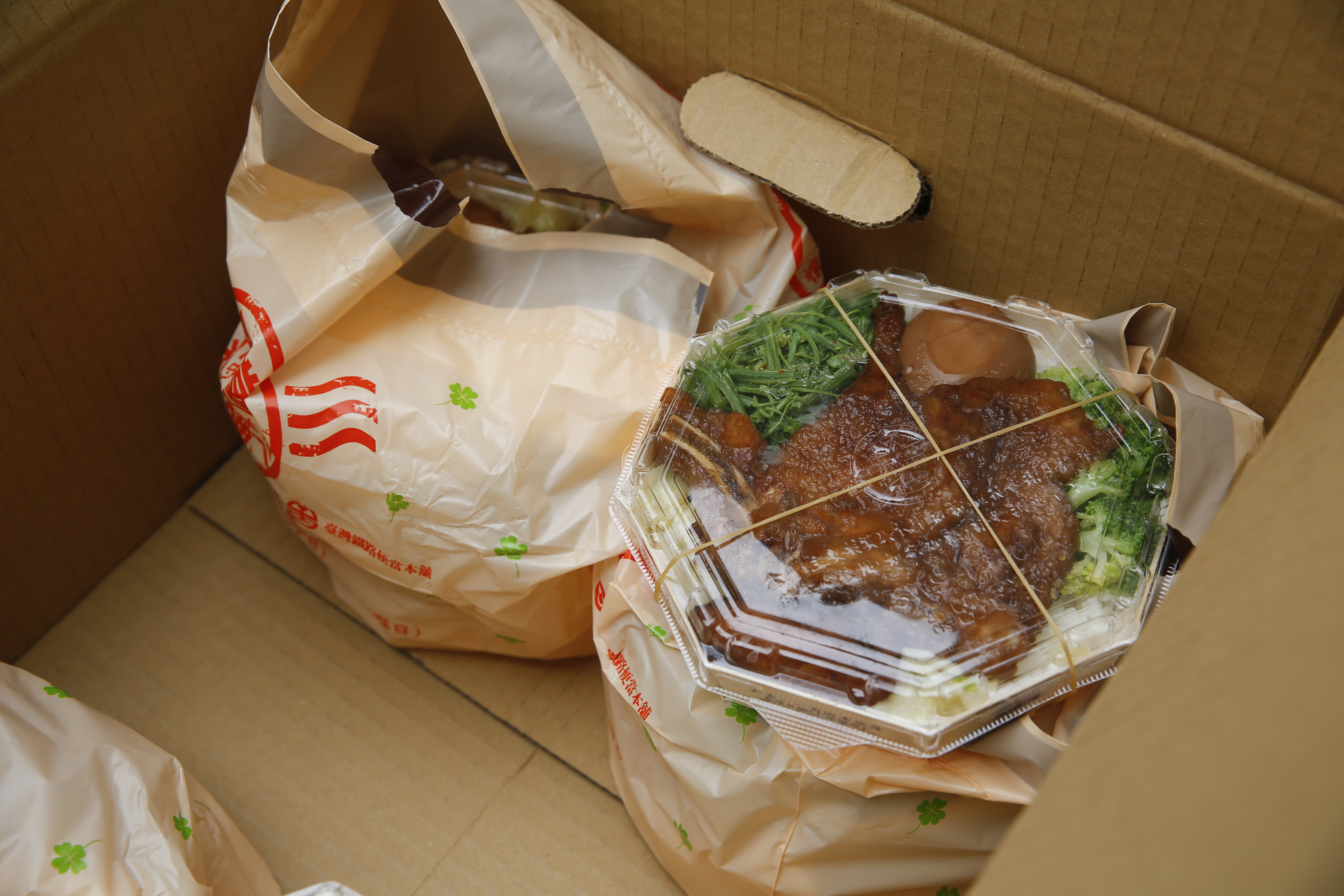 月薪8萬、年收破百的竹科工程師無奈表示，自己連公司訂便當都會猶豫。（示意圖，本刊資料照）