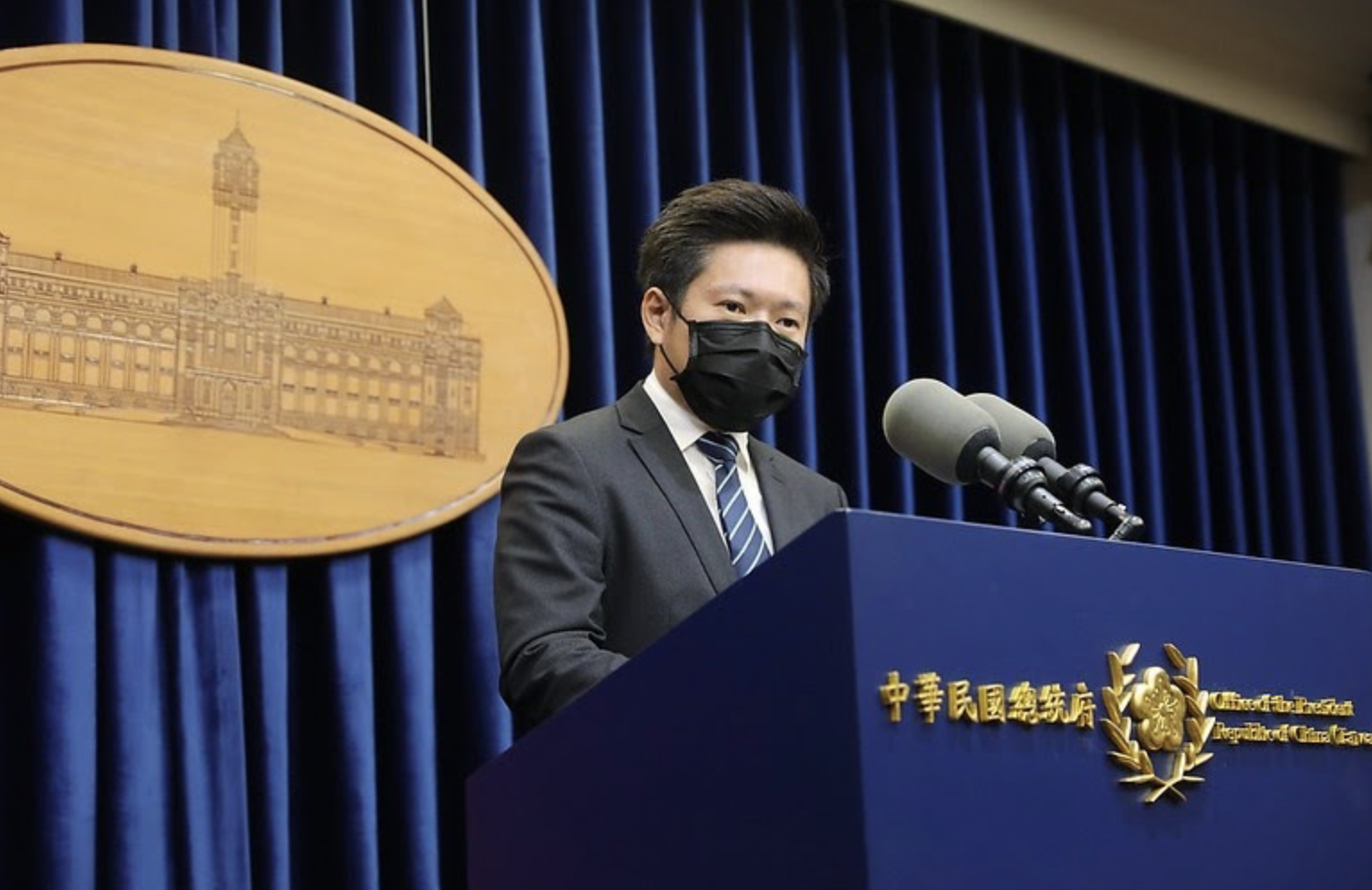 總統府發言人張惇涵下午發出新聞稿指出，蔡英文總統將於近日邀集相關部會單位，召開國安高層會議，再次盤整防疫各項措施。（總統府官網）