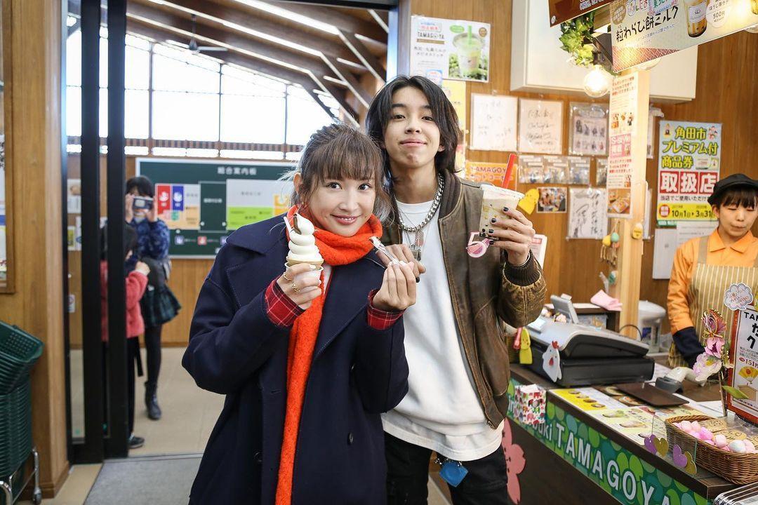 YOSHI最為人知一段戀情為與日職選手達比修有前妻紗榮子交往。(翻攝YOSHI IG)