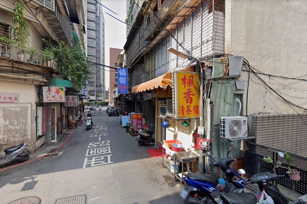 台北市萬華「楓香清茶館」有女員工確診。（翻攝自Google Map）