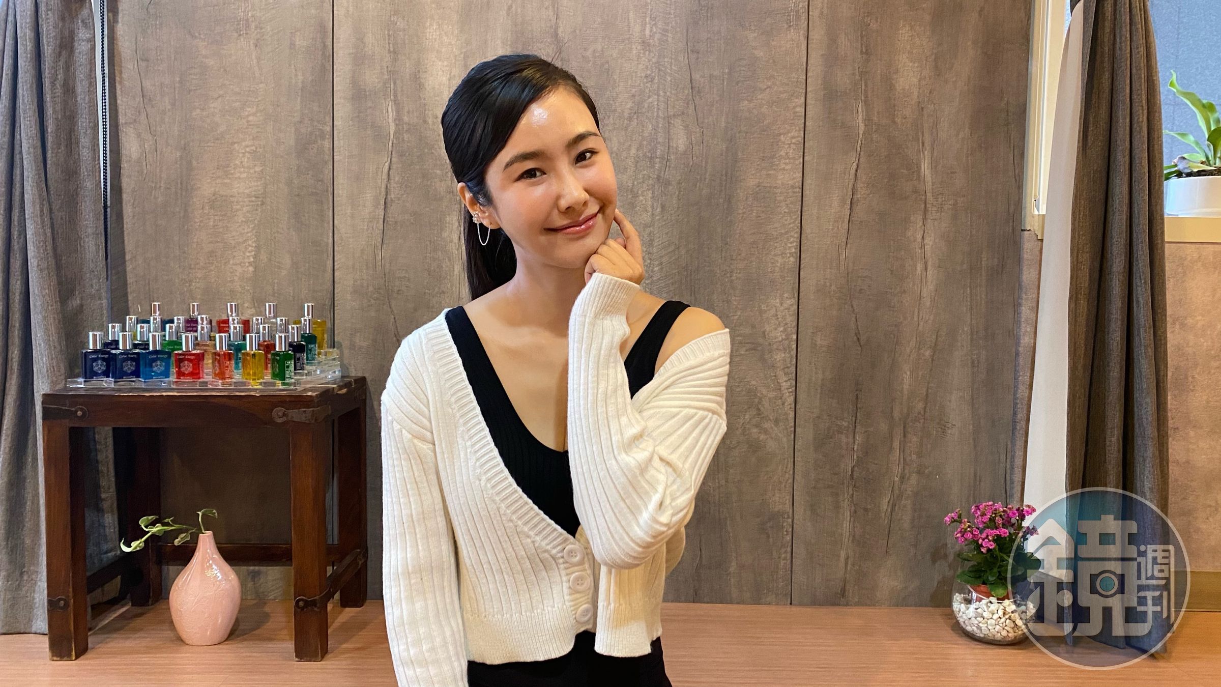 黃心娣因教課關係接觸各行各業朋友，大家一起進修身心靈，覺得受益良多。（周子娛樂提供）