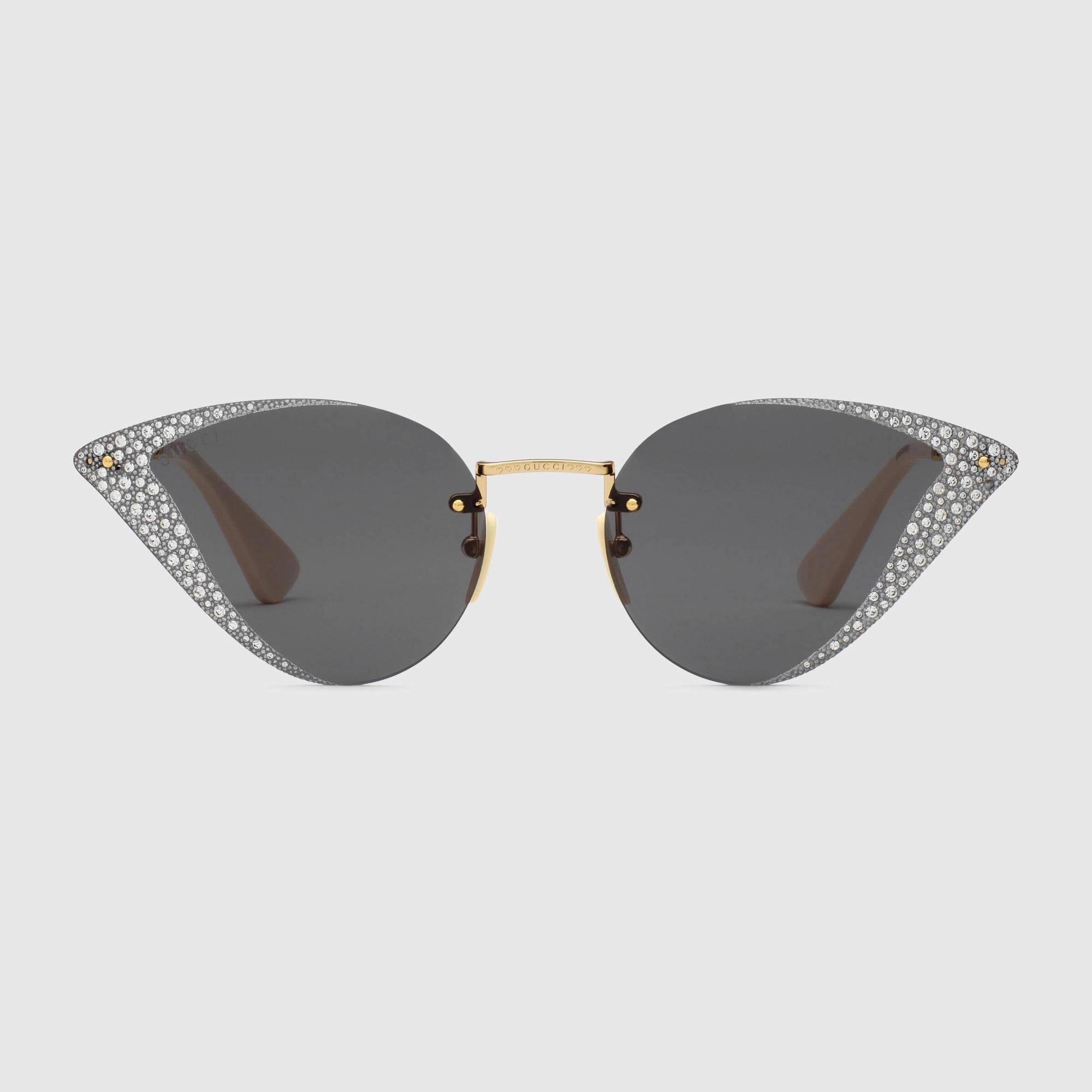 水晶貓眼太陽眼鏡。NT$39,100。（GUCCI提供）