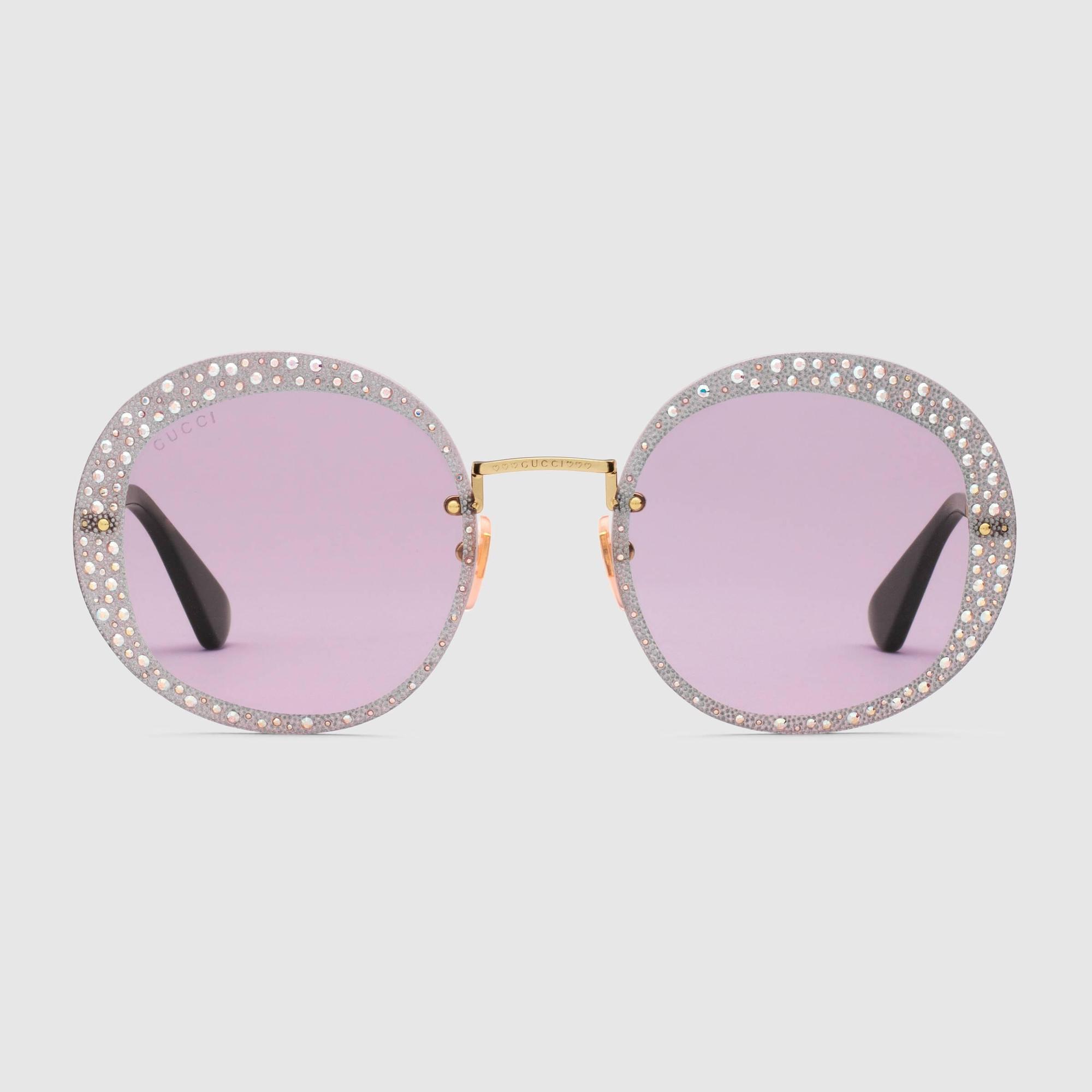 水晶圓框太陽眼鏡。NT$39,100。（GUCCI提供）