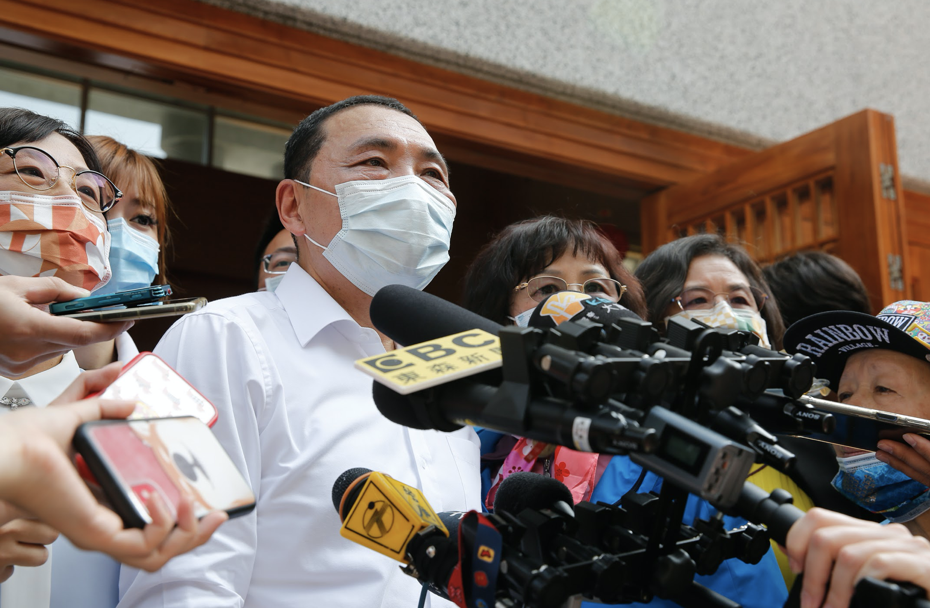 新北市長侯友宜昨（12）日表明，若社區感染爆發無法控制時，「該封就會封」。（本刊資料照）