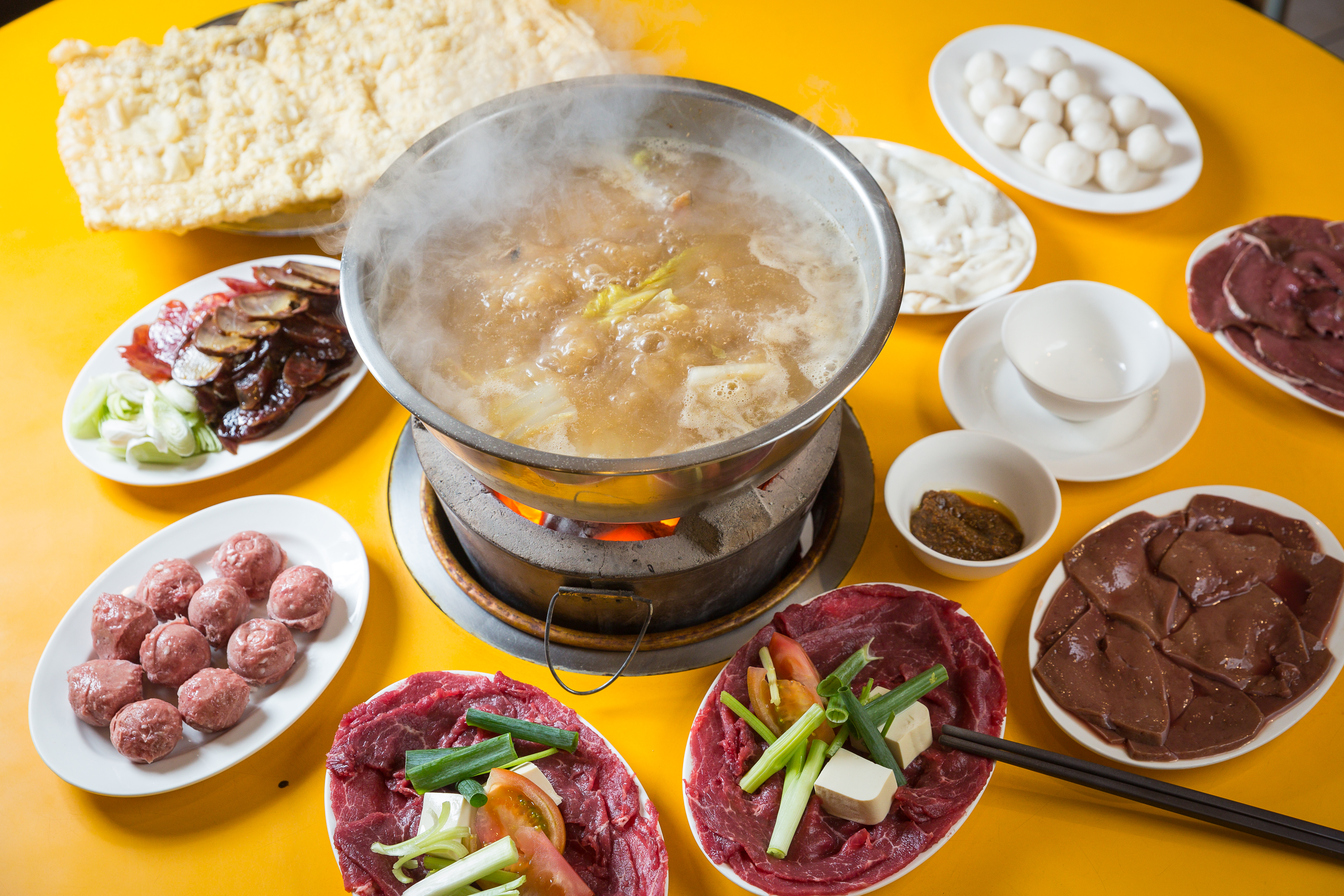 劉業波生前所創的汕頭牛肉劉沙茶爐，是台中第一家沙茶爐火鍋，飄香64年。