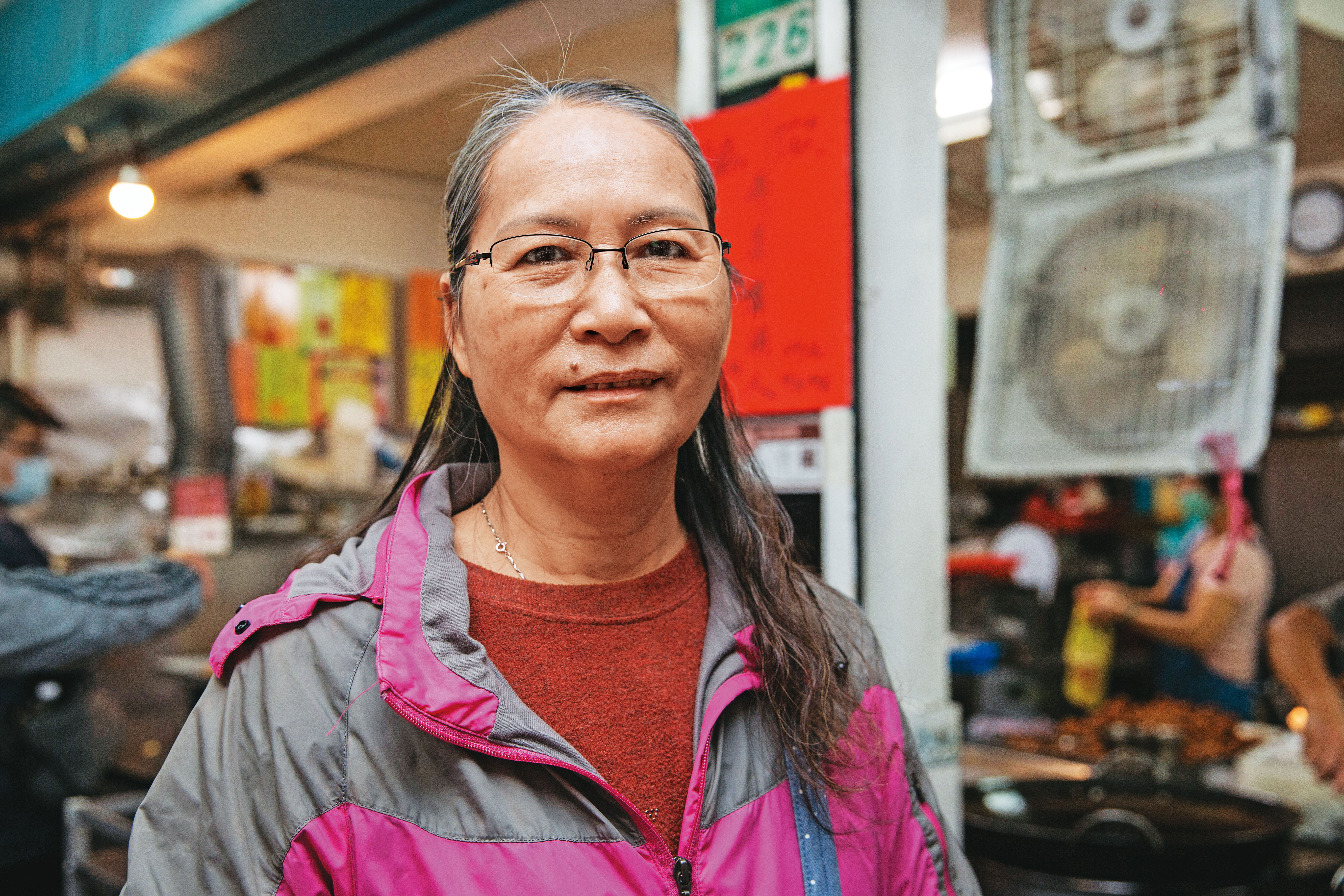 湯寶鳳，台北人，66歲