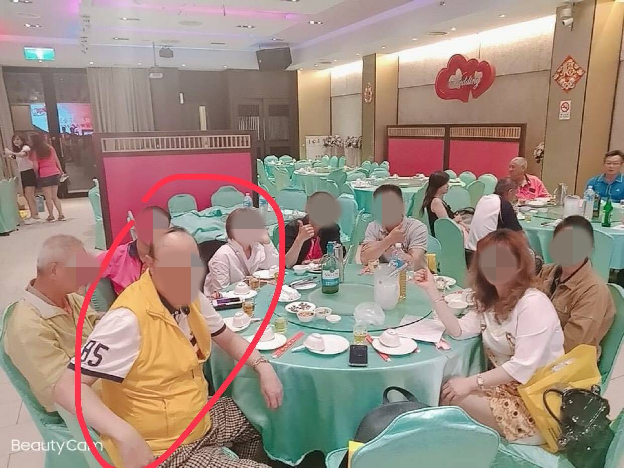 前獅子會長（左1）確診後，網路上也流傳他和多人聚餐的畫面，在場眾人恐怕都成為染疫高風險群。（翻攝畫面）