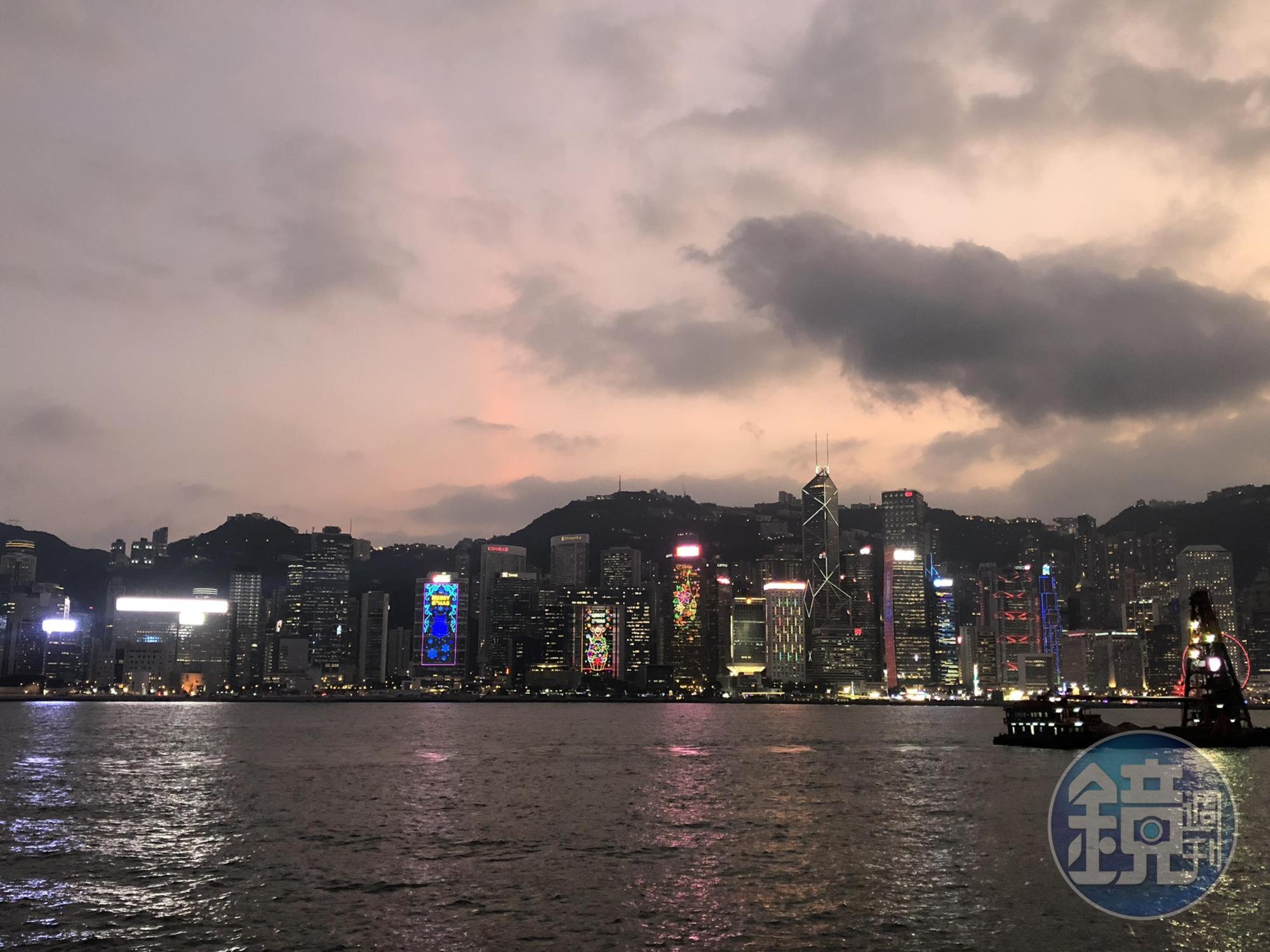 香港(圖)與澳門因台灣疫情升溫,收緊對台灣入境人士的防疫措施。