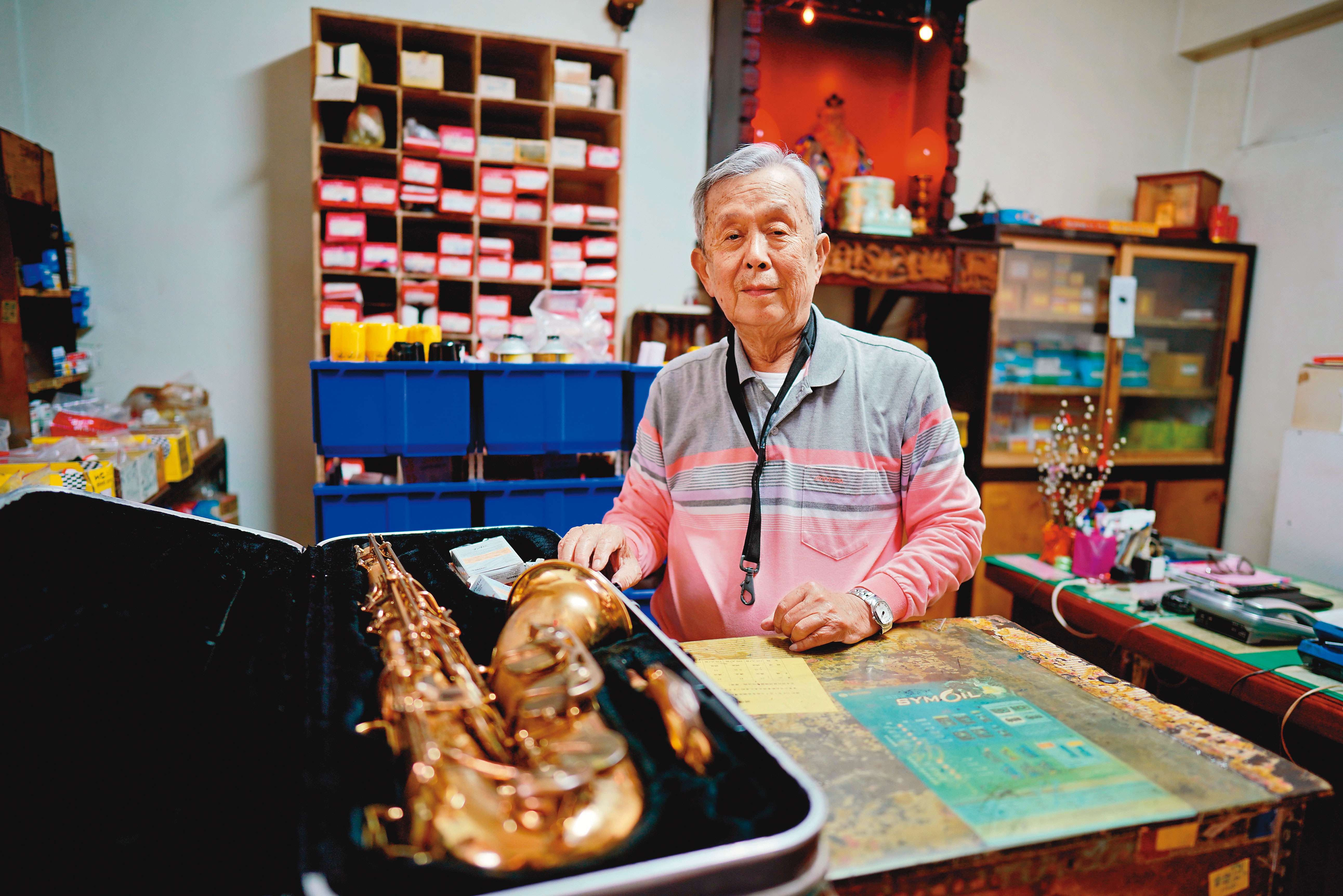 這支薩克斯風是王敬農的寶貝，40年前就要價4萬元。