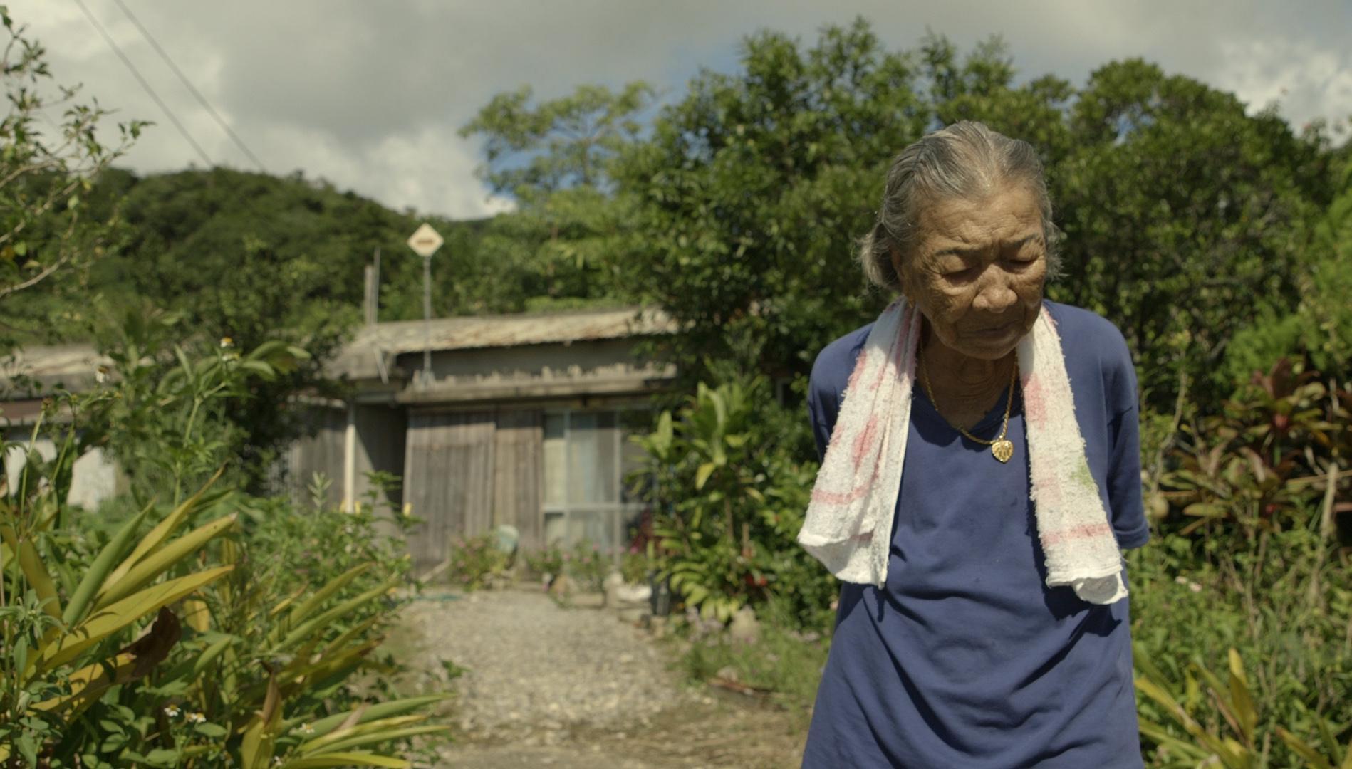 《綠色牢籠》走訪年逾90歲的橋間良子，進而回溯一段發生在沖繩被人遺忘的礦坑歷史。（希望行銷提供）