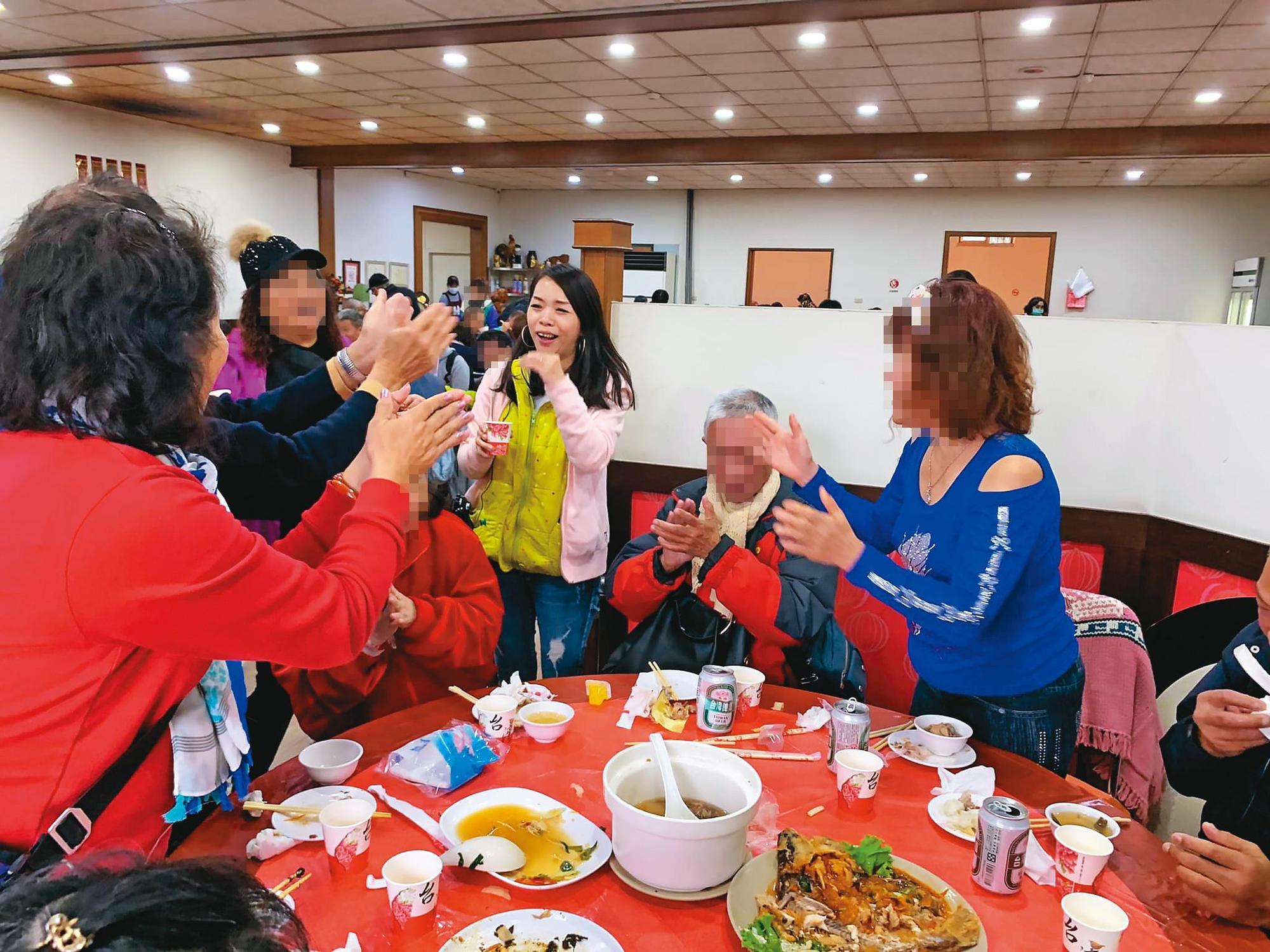 現任山海觀社區副主委曾秀菁曾參選里長,後因賄選遭法院判刑。(翻攝文化部台灣社區通網站)