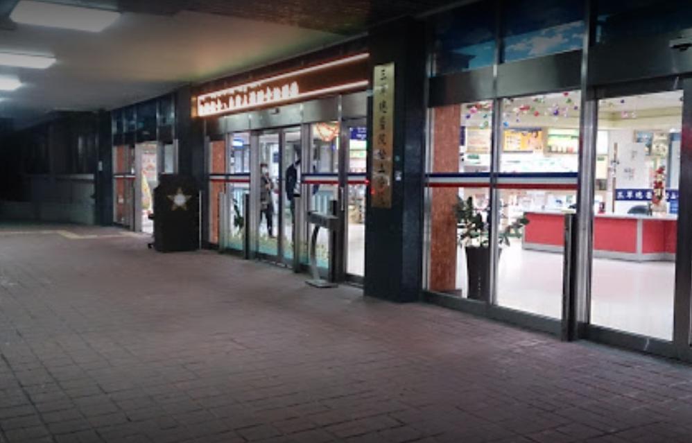 莊人祥證實,三軍總醫院松山分院有1名醫護人員確診。(翻攝自Google Maps)