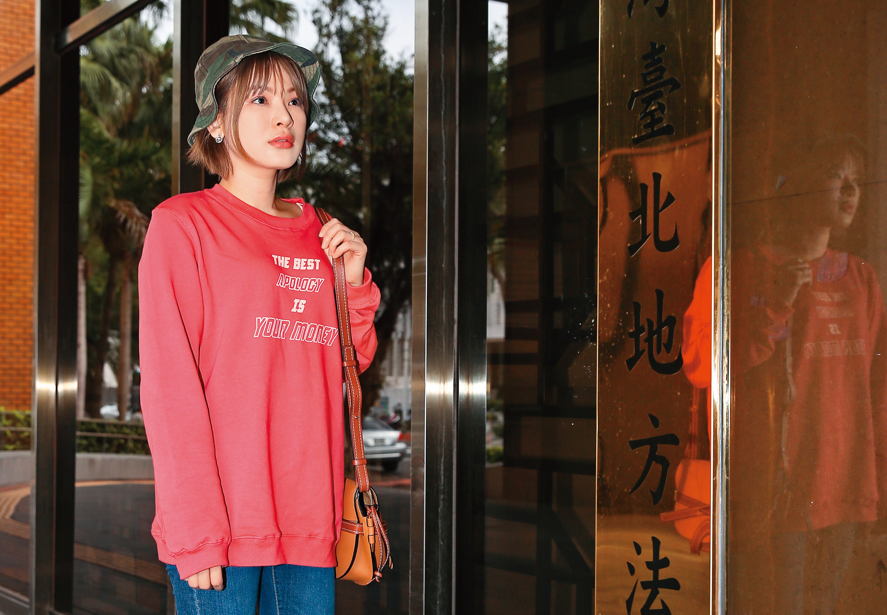 陳沂遭人公布電話號碼，導致頻遭騷擾，已經提出告訴。