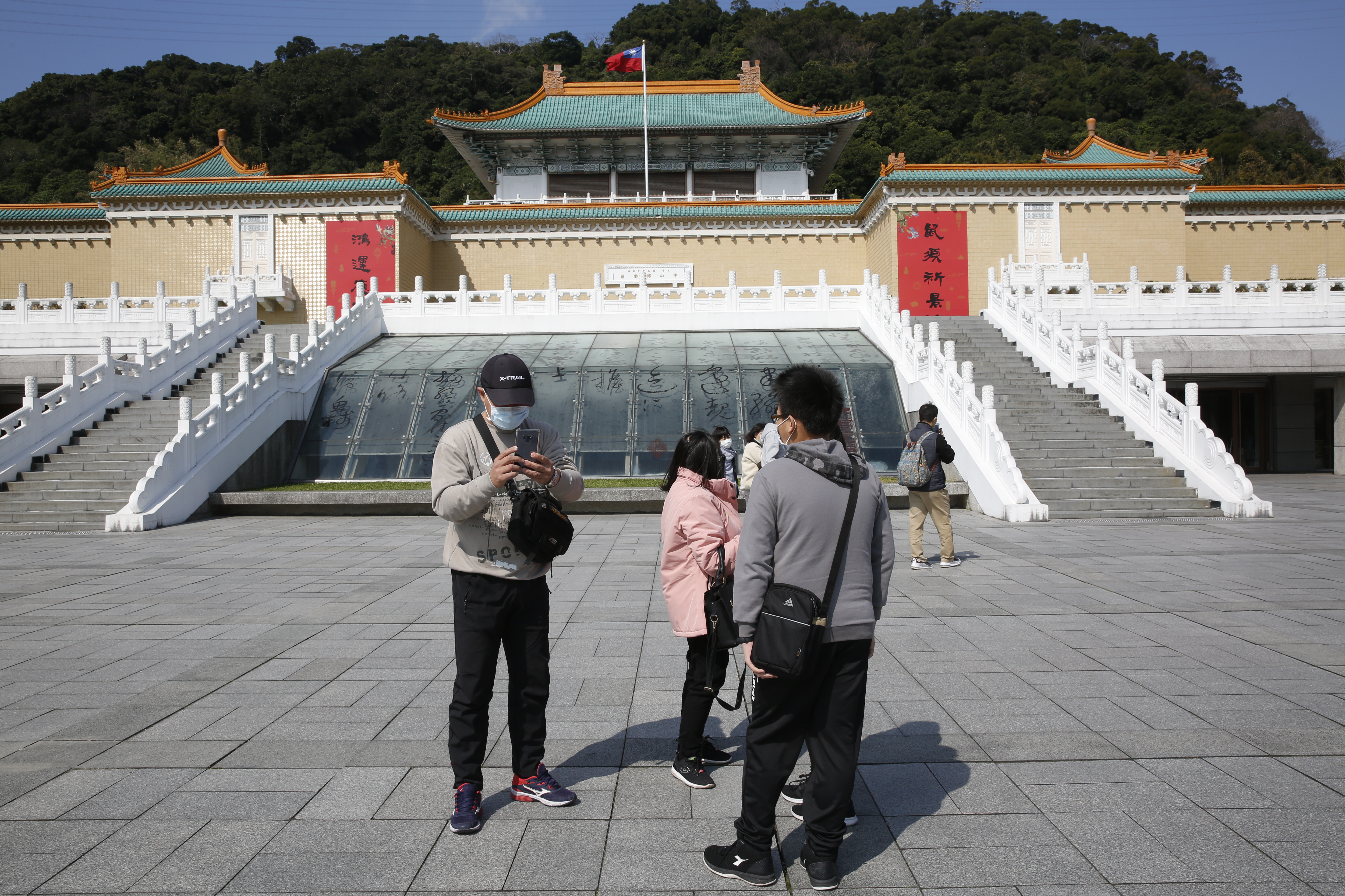 因應台北市政府防疫升級，國立故宮博物院宣布，自明天起北部院區全面閉館。（本刊資料照）