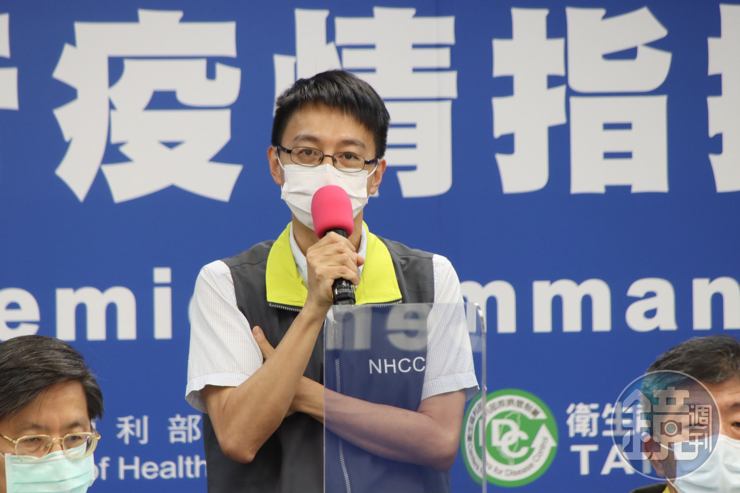 羅一鈞曝光最新基因定序，發現都與英國變異株有關。（指揮中心提供）