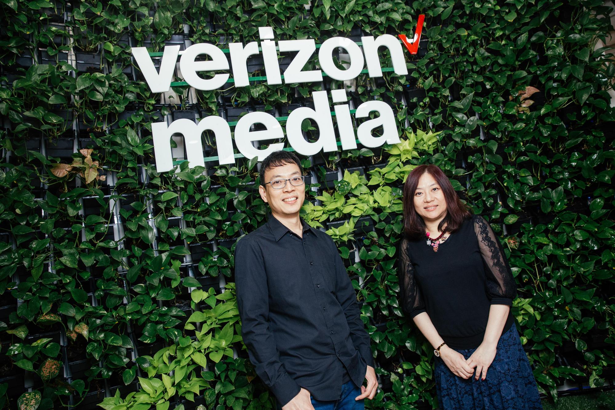Yahoo TV以虛擬網紅打造影音節目內容,左為Yahoo TV媒體內容事業群經理許朝欽,右為Yahoo TV總製作耿暄。