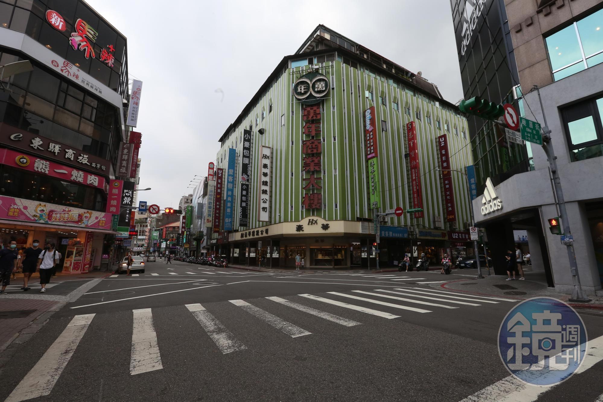 平常熱鬧的西門町，因為疫情升溫，人潮也跟著「蒸發」。