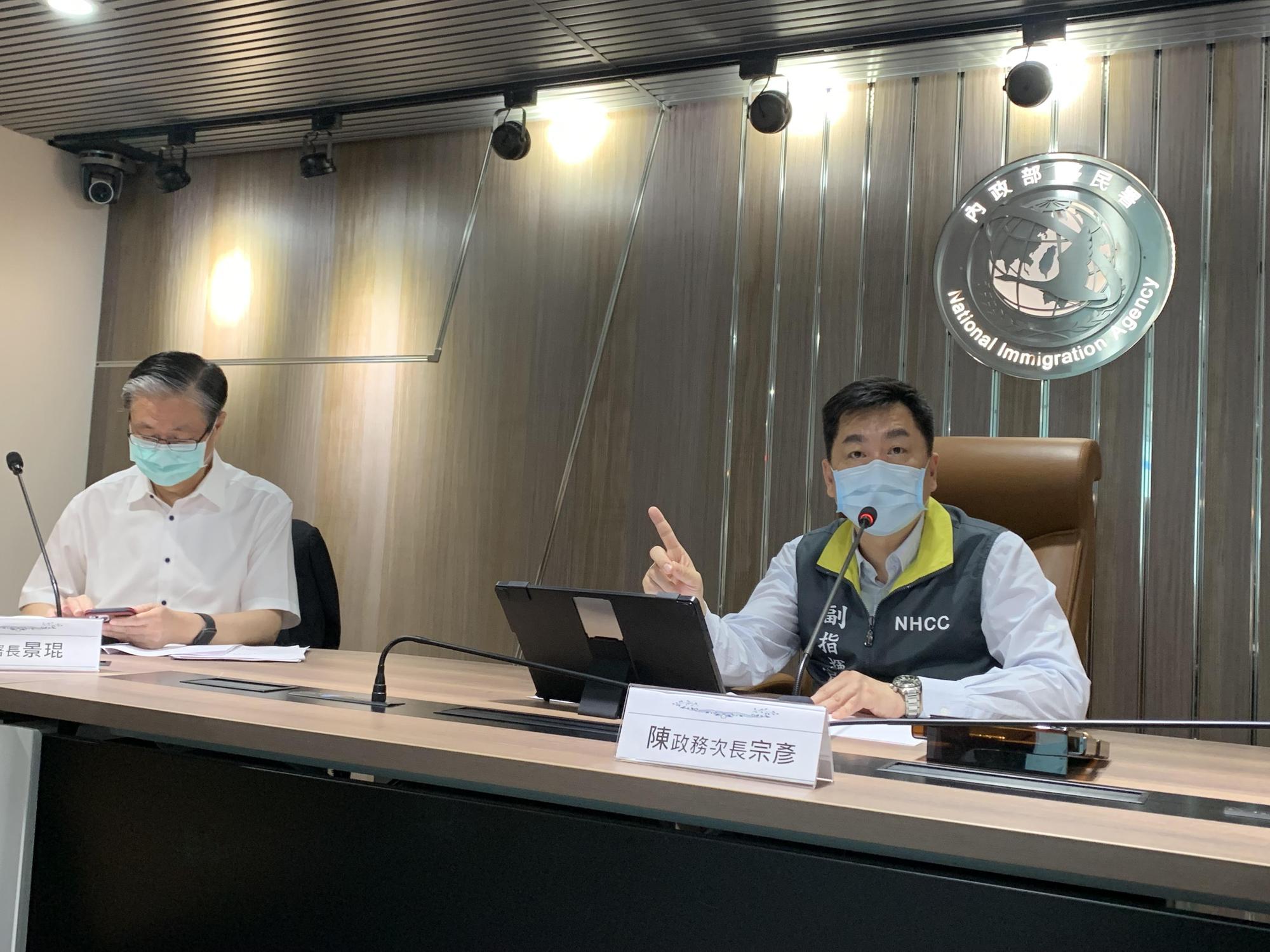 為加強宣導外籍移工、漁工、醫療及長照機構照護人員配合防疫作為，移民署製作中、英、越、印、泰、柬、緬等7國多元語言宣導。（移民署提供）