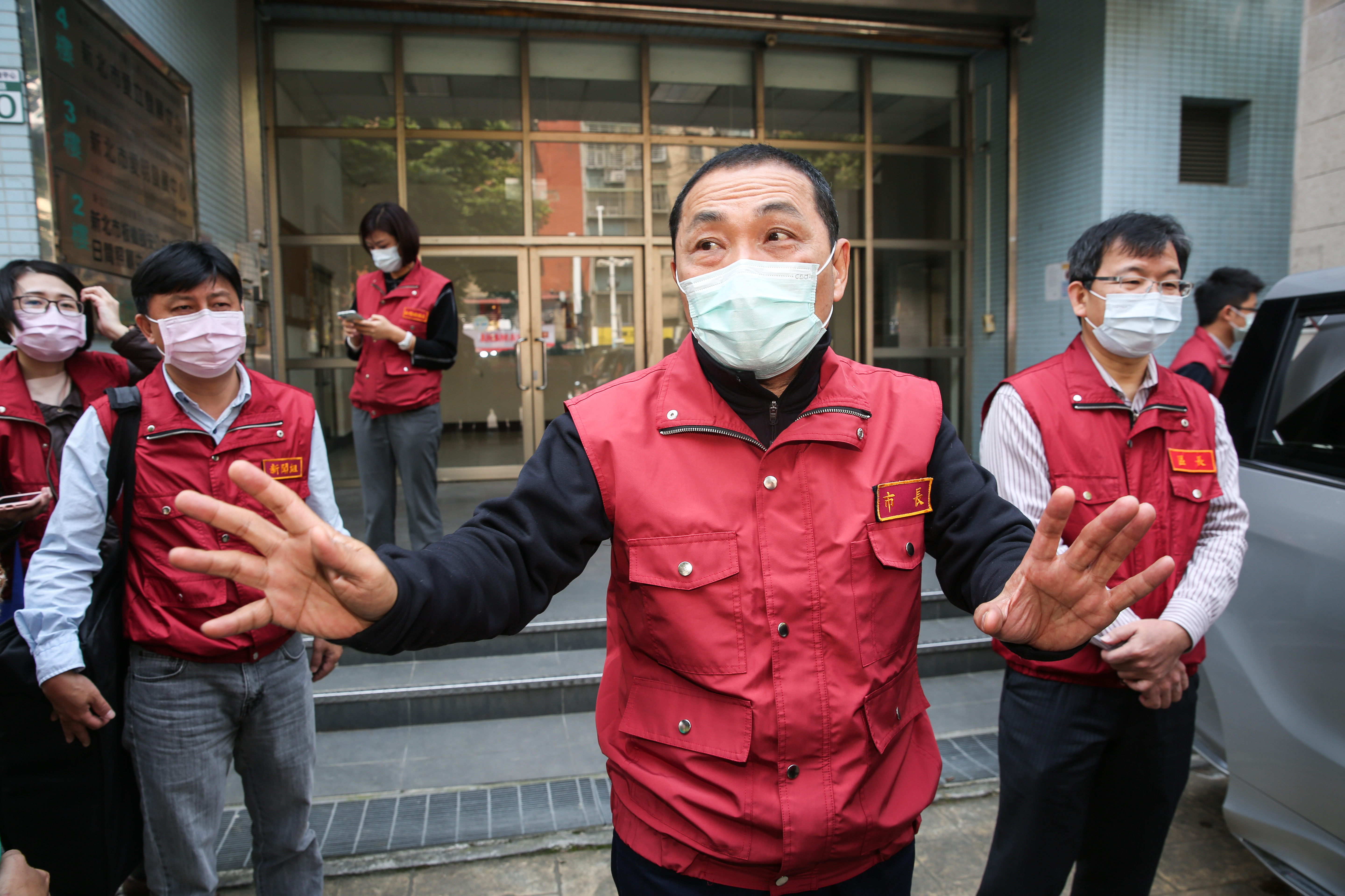 疫情升溫，侯友宜認為，國中小該停課就停課。（本刊資料照）