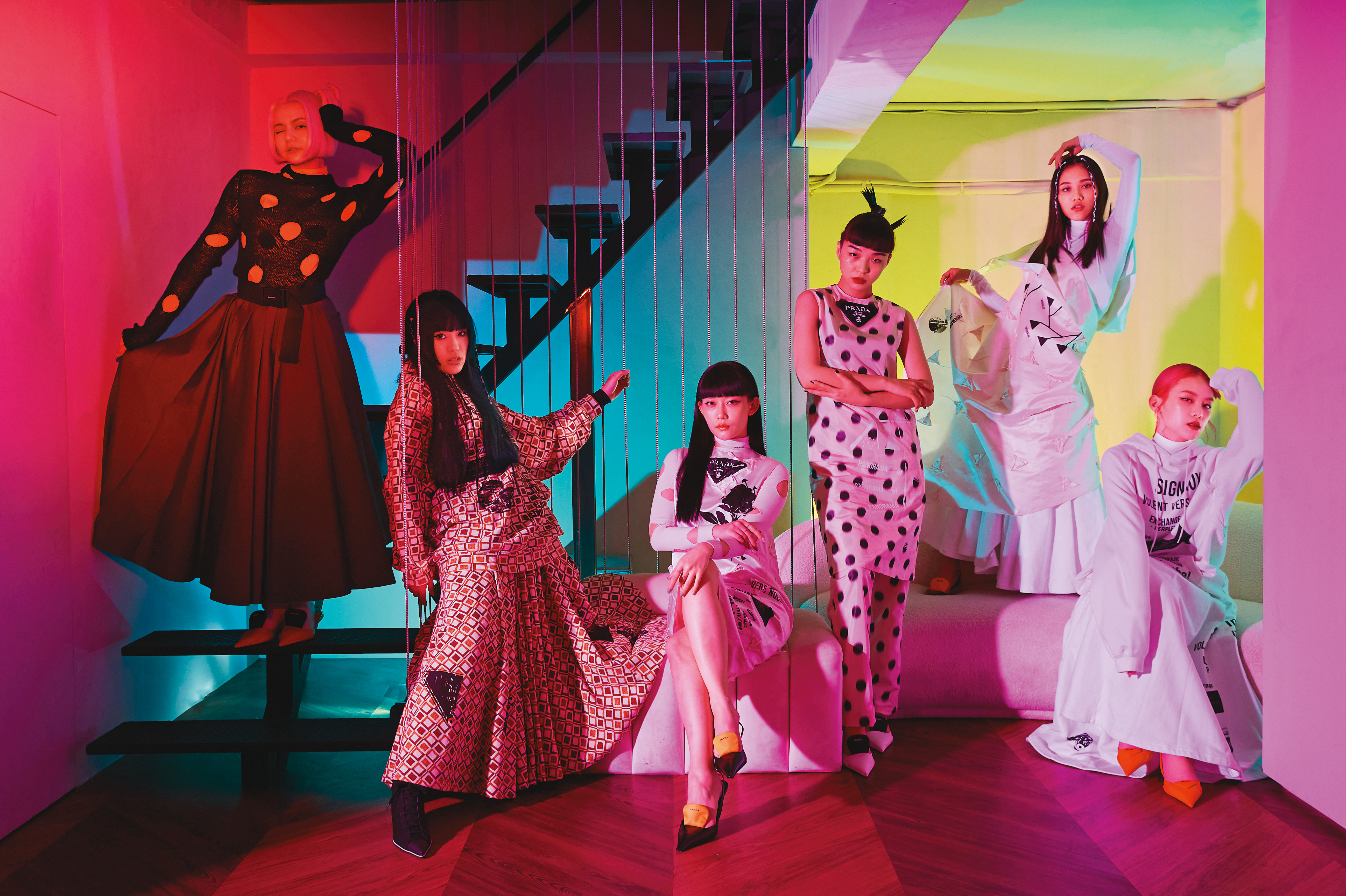 HUR從節目《菱格世代DD52》脫穎而出，走酷帥傲嬌路線，強調女力。