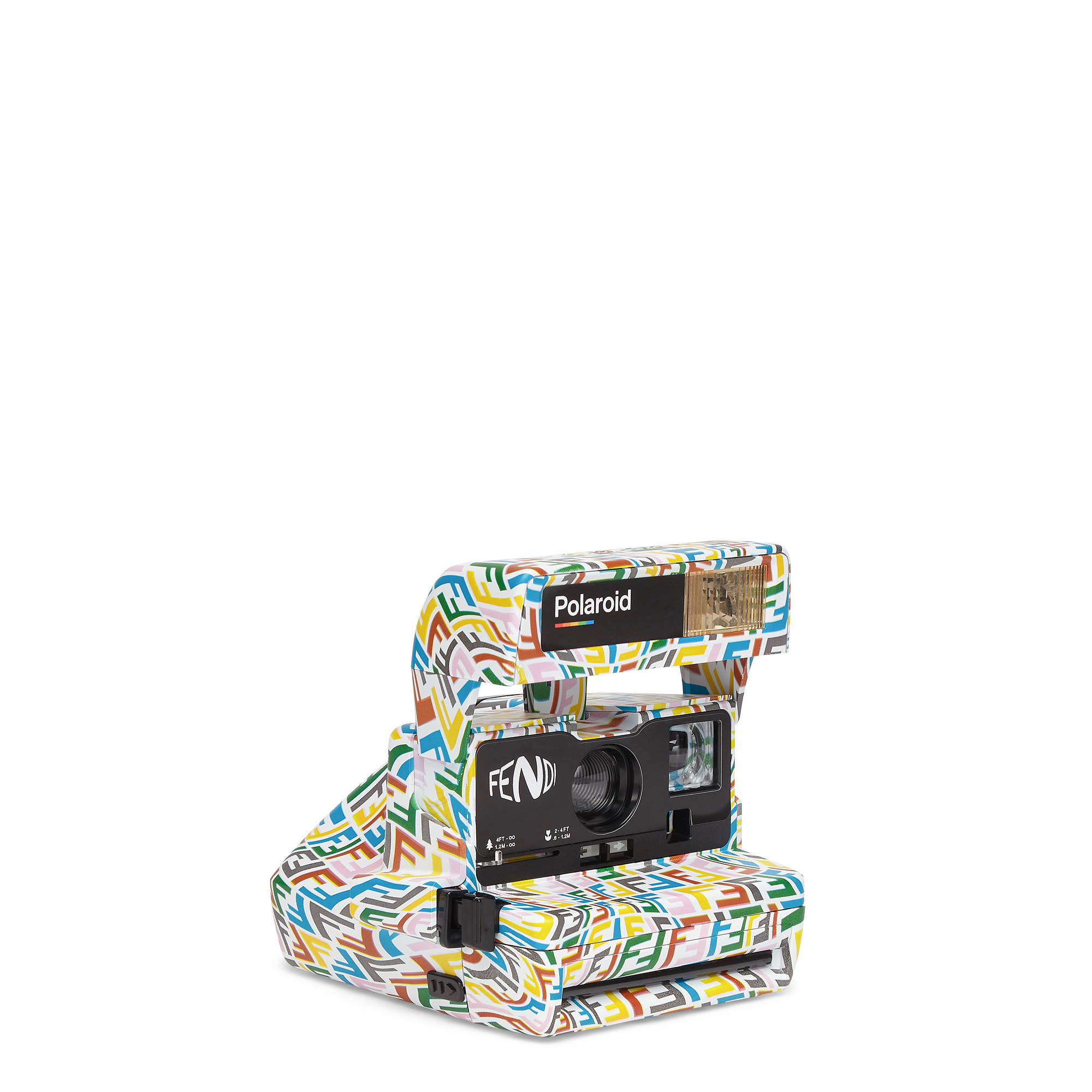 復古拼色相機NT$31,500 FENDI。（FENDI提供）