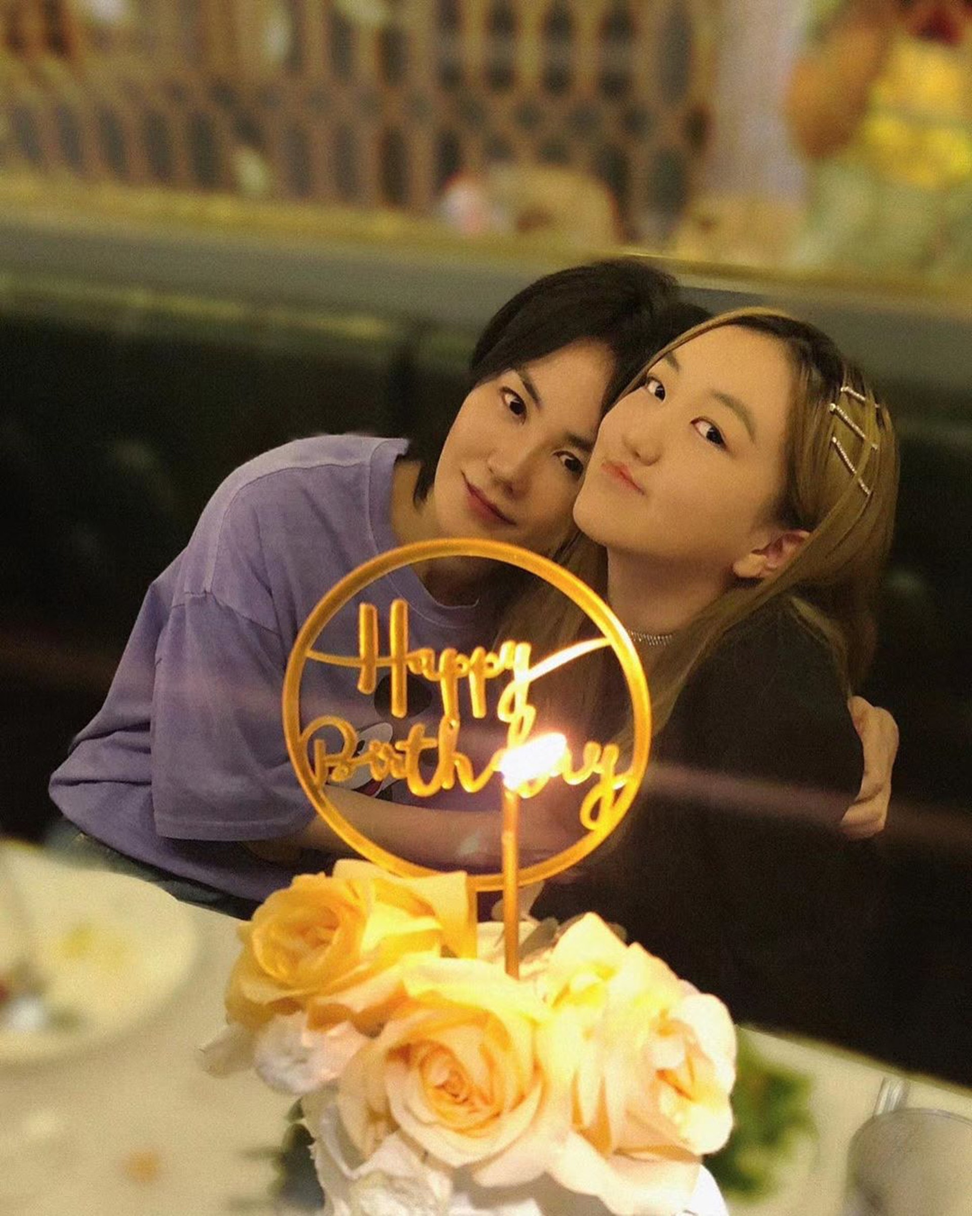李嫣與媽媽王菲感情好,去年王菲還特地為她辦了生日會。(微博圖片)