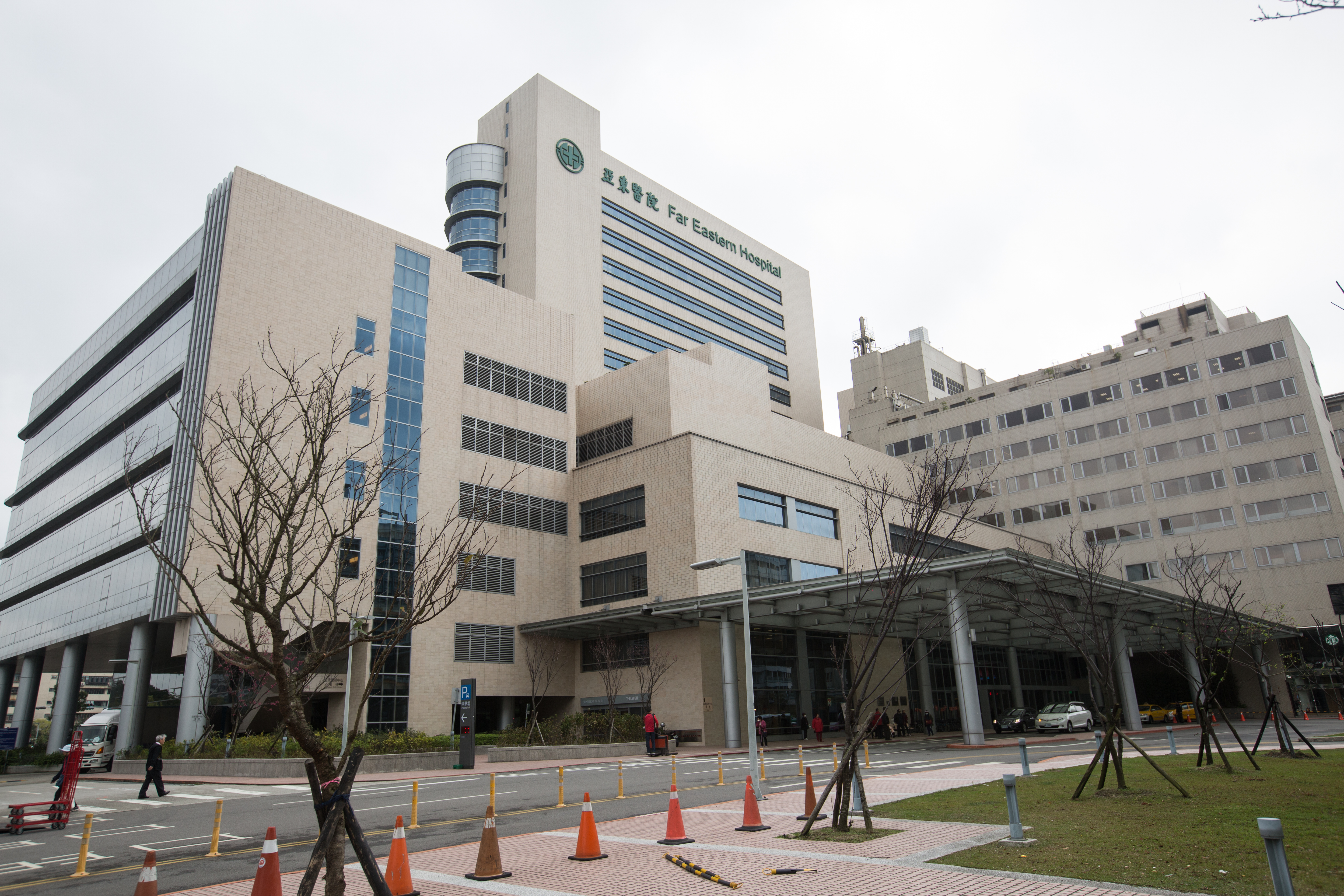 指揮中心醫療應變組副組長羅一鈞證實，板橋亞東醫院出現院內感染。（本刊資料照）