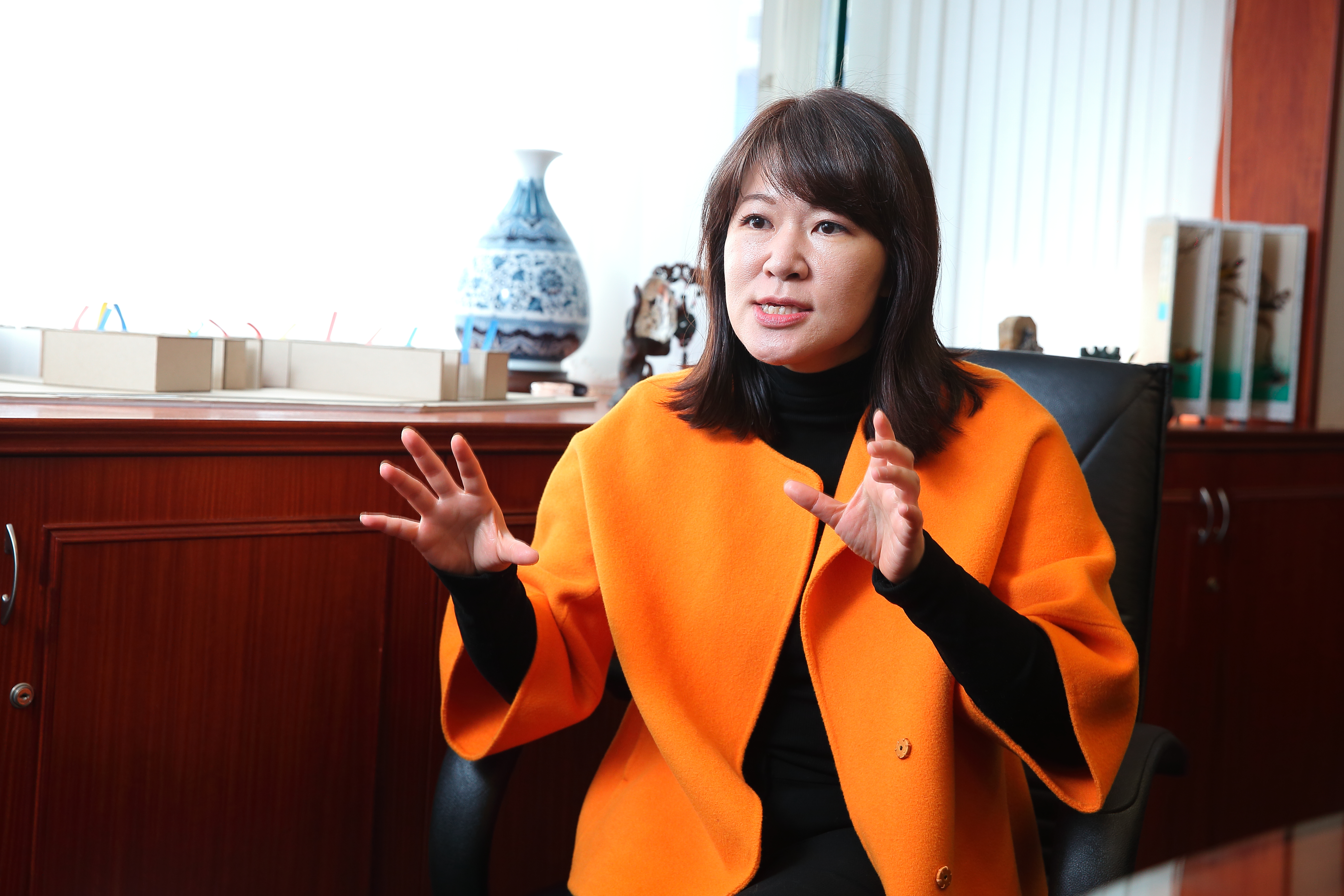 富蘭克林投顧副總經理羅尤美也認為，這次的疫情比去年還要嚴重，加深了投資人心理面的衝擊，有點自己嚇自己的味道。