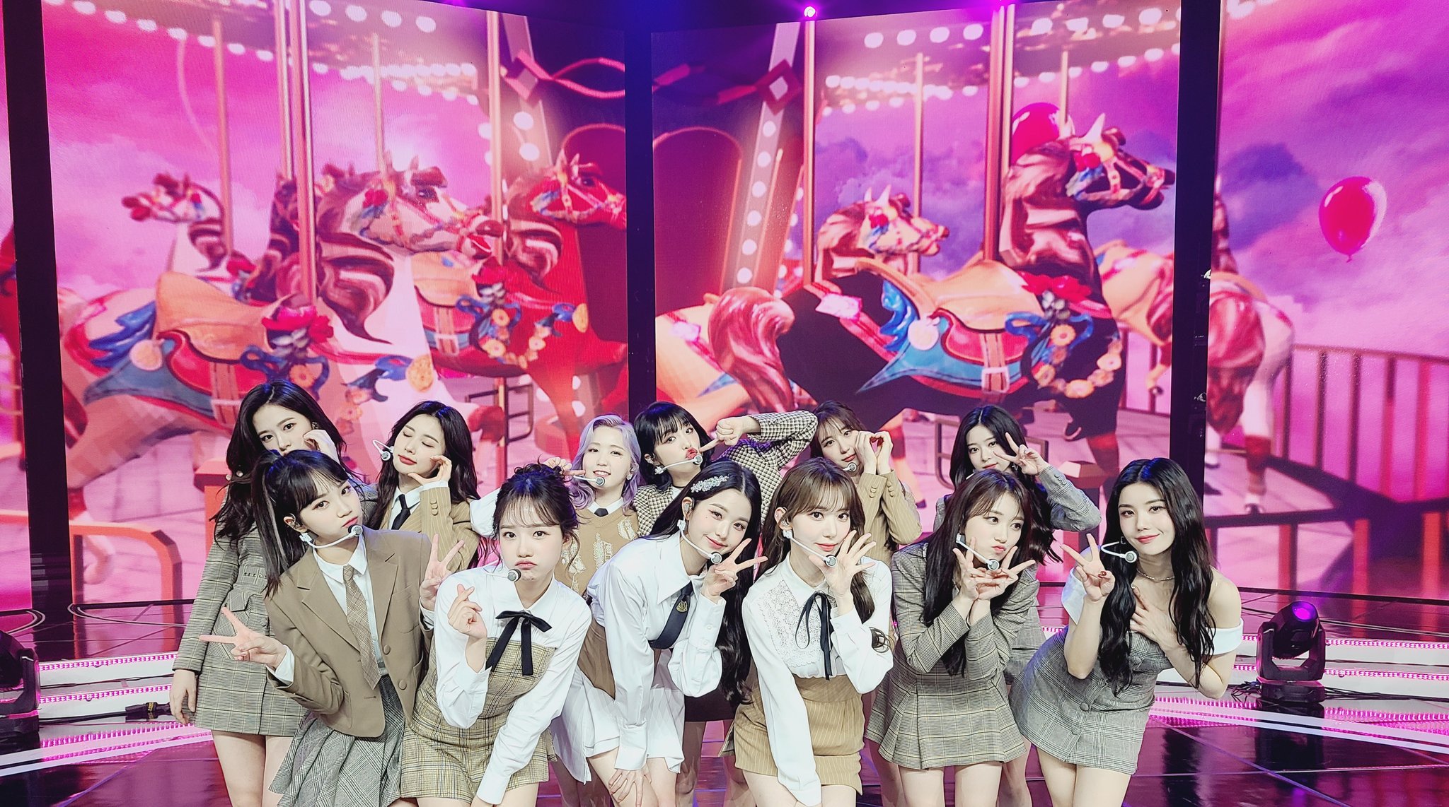 限定女團「IZ*ONE」活動2年半寫下不少輝煌紀錄,上月期滿正式解散。(翻攝自IZ*ONE Twitter)