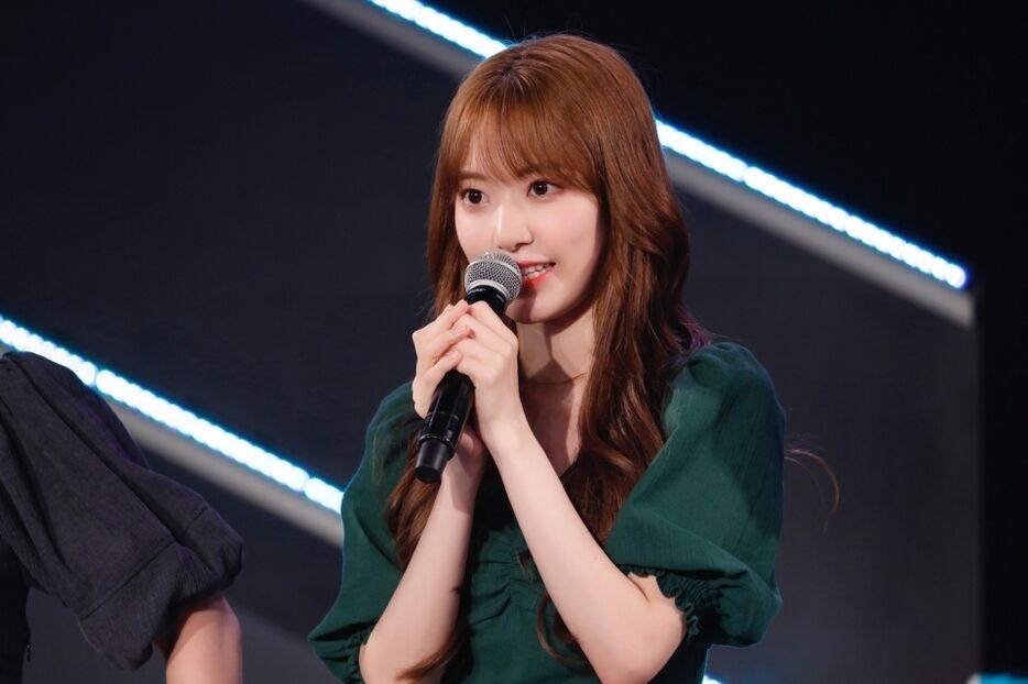 宮脇咲良回到日本後上週六首次出席HKT48的活動,宣布即將從團中畢業的消息。(翻攝自網路)