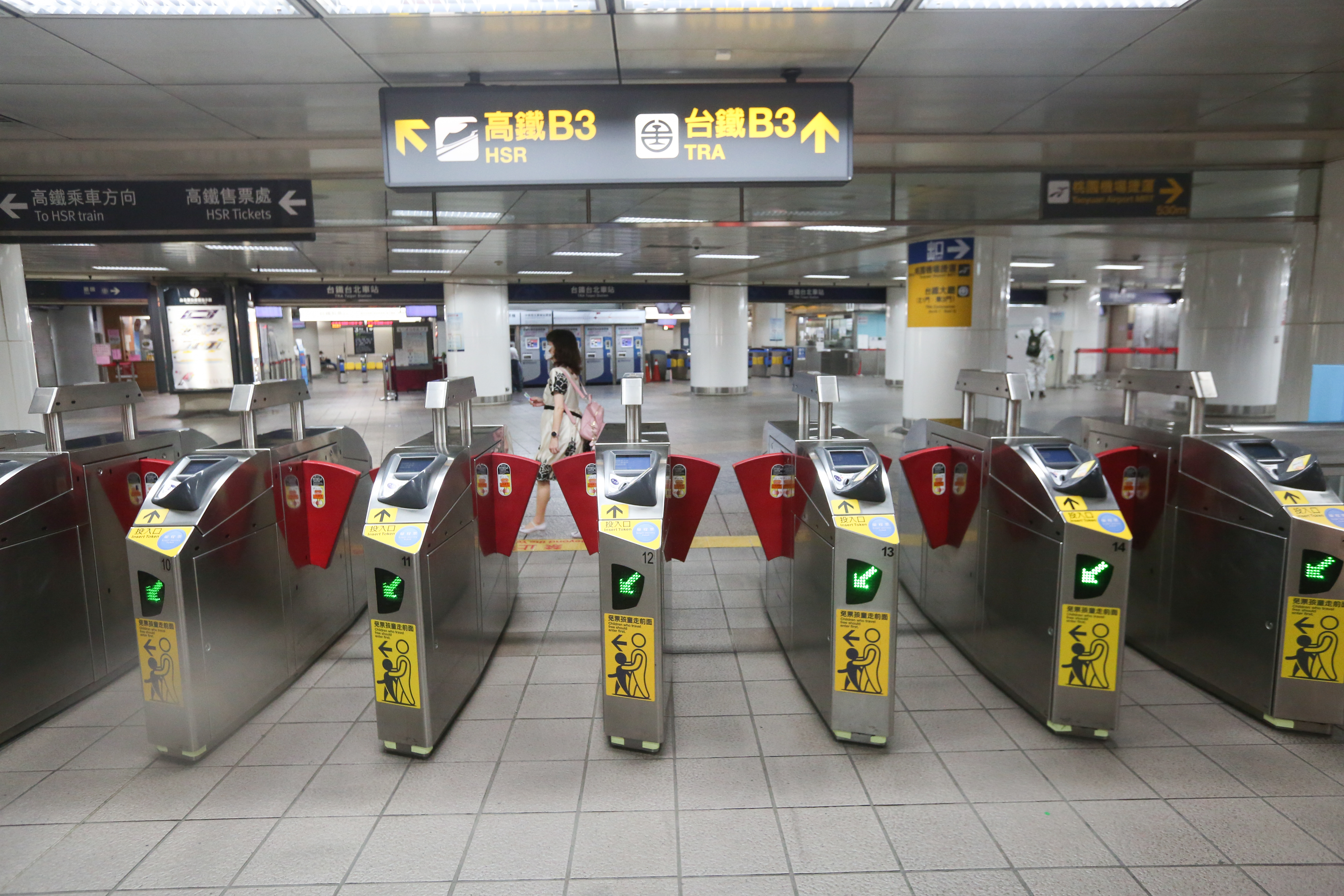 一名女大生分享她返鄉過程中的防疫措施和後續的自主健康管理做法，圖為示意圖。