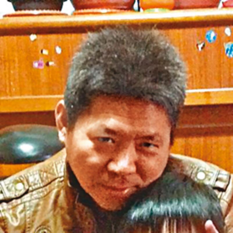 時任大寮監獄戒護科長的王世倉（圖），被控派人把柯文芳帶出工場送死。（翻攝畫面）
