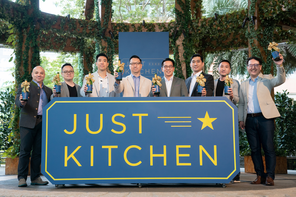 Just Kitchen 核心團隊由左至右依序為：Just Kitchen 執行董事Michael Wendel、策略長劉揚、營運長吳得暉、執行長陳星豪、行銷長游峻文、技術長林效誠、共同創辦人黃中凱、SparkLabs Taipei 管理合夥人邱彥錡。（Just Kitchen提供）