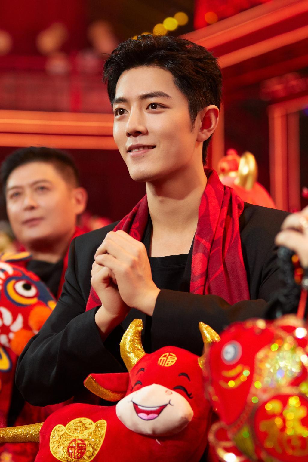 肖戰紅到亞洲,並且演出與代言不斷。(翻攝阮經天微博)