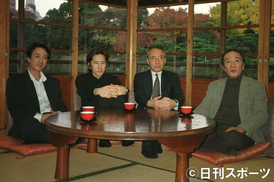 田村正和(左2)的大哥高廣(右起)、二哥俊磨、弟弟田村亮都是演員。(翻攝自日刊體育報)