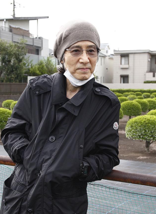 田村正和3年前接受《FRIDAY》訪問時看起來氣色不錯,但當時已表示要退出演藝圈。(翻攝自《FRIDAY》週刊)