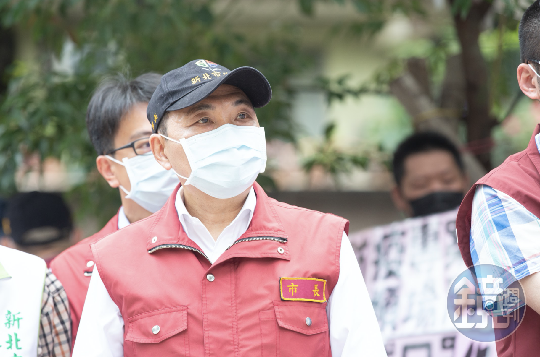 新北市長侯友宜下令稽查未戴口罩民眾,違規者直接挨罰。(資料照)