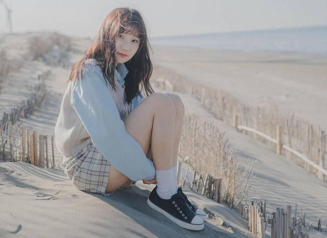 愛莉莎莎昨天在IG上po文,指在疫情期間發現一件事,「就是我裝乖裝到開始覺得無趣了。」(翻攝自愛莉莎莎IG)
