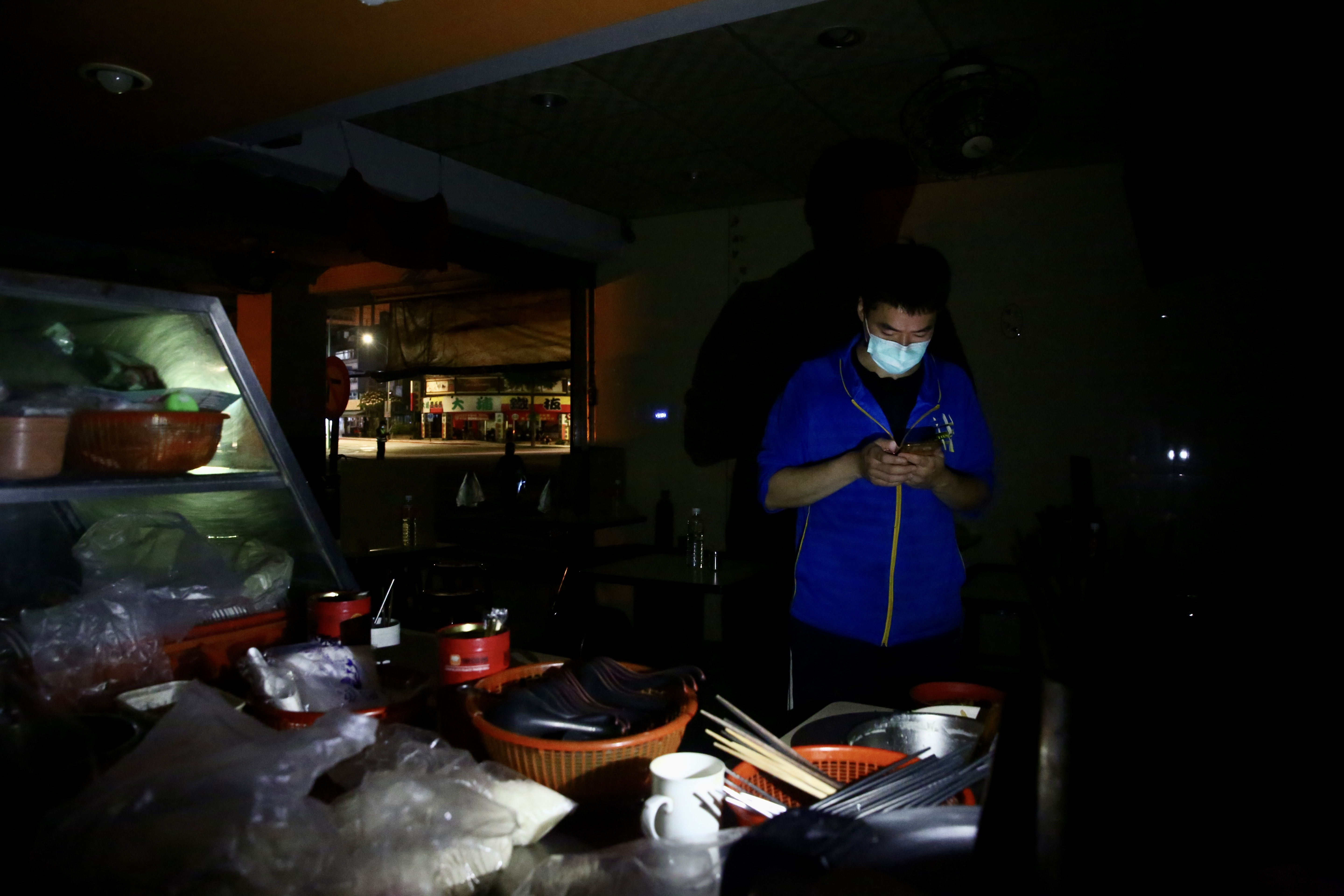 513停電事故嚴重衝擊民生，台電為此將付出約5億電費補償。