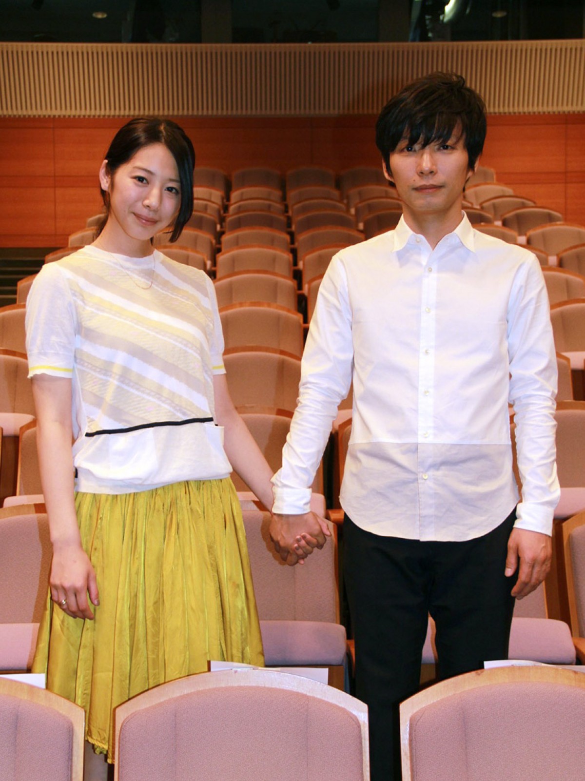 星野源與夏帆傳出假戲真假，路數跟新垣結衣有像。（翻攝www.crank-in.net）
