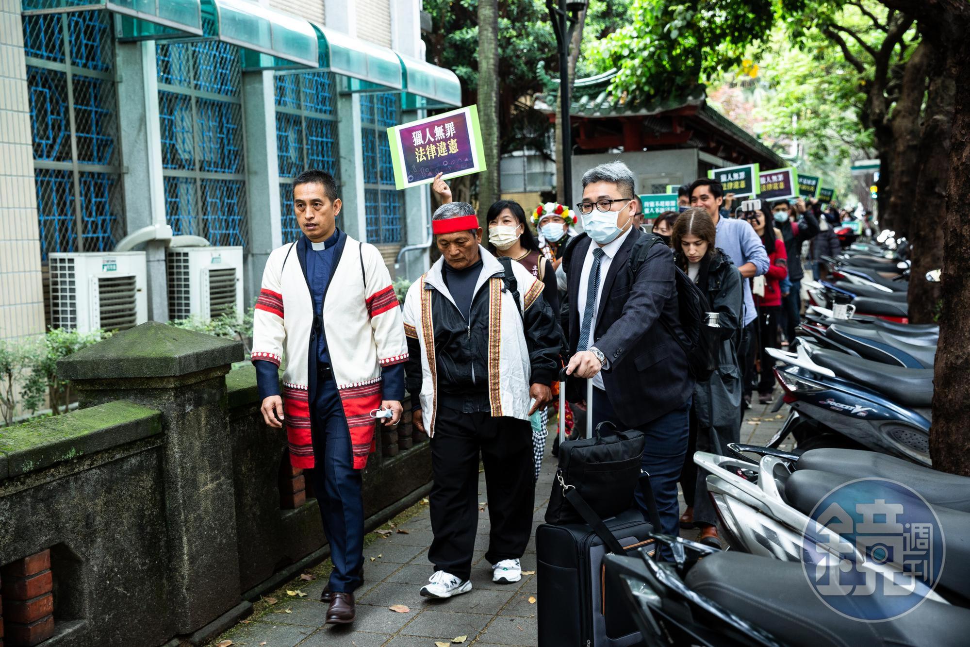 針對原住民狩獵相關規定，最高法院為王光祿（中）提出釋憲。（本刊資料照）