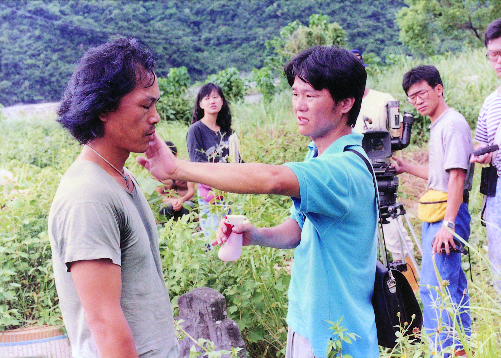 黃明川（右）執導的《西部來的人》堅持獨立製片的精神。（黃明川提供）