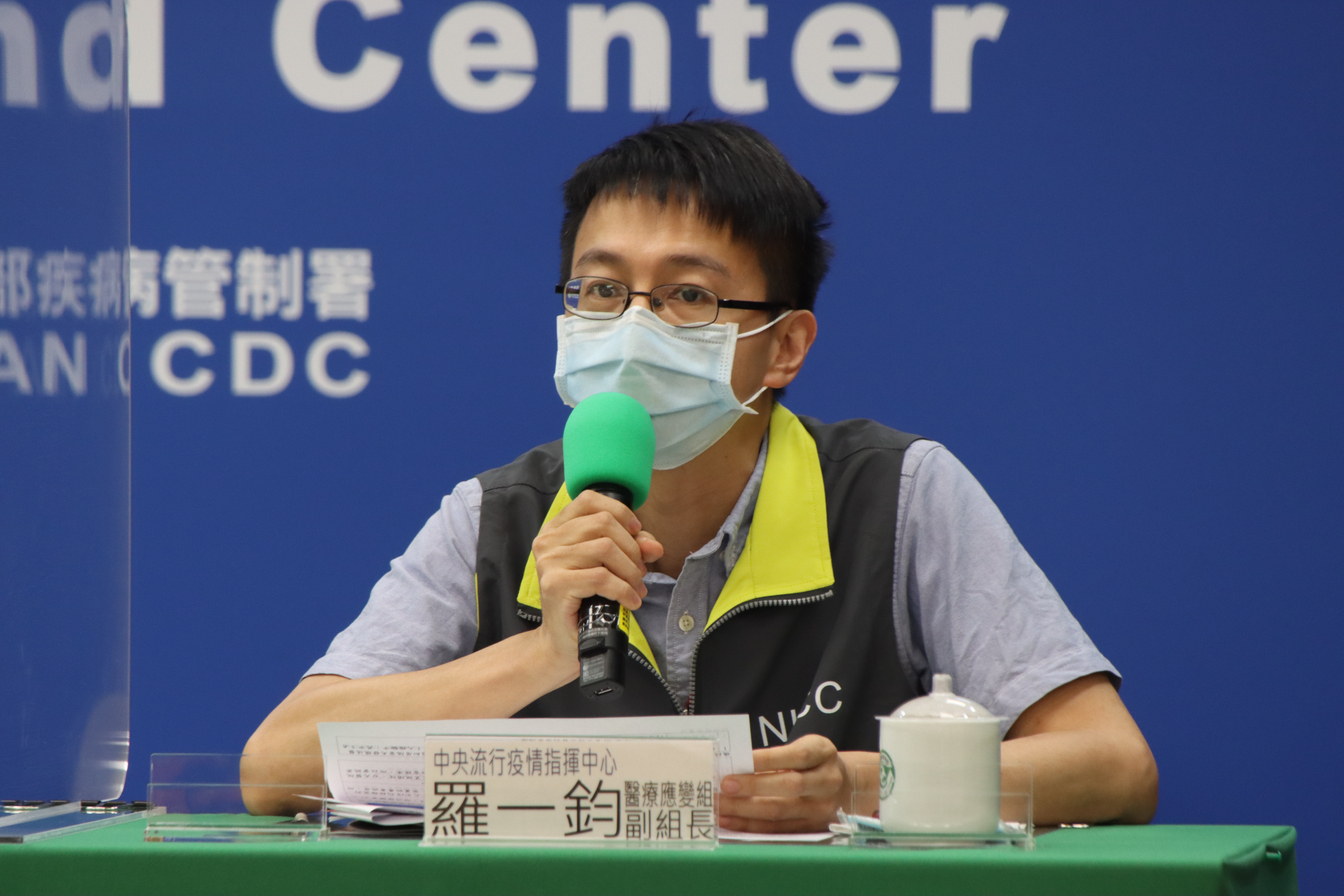 指揮中心醫療應變組副組長羅一鈞今證實，台北和平醫院與三總松山也出現院內感染。（指揮中心提供）