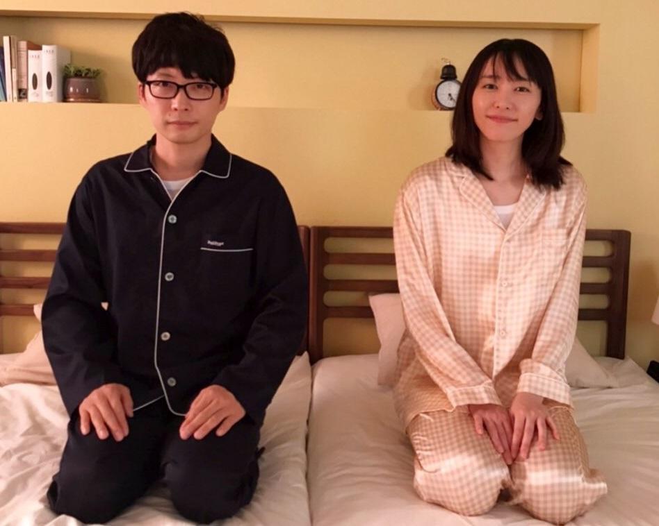 新垣結衣與星野源共同宣布結婚消息，造成全亞洲的廣大男性心碎。（翻攝月薪嬌妻官方推特）