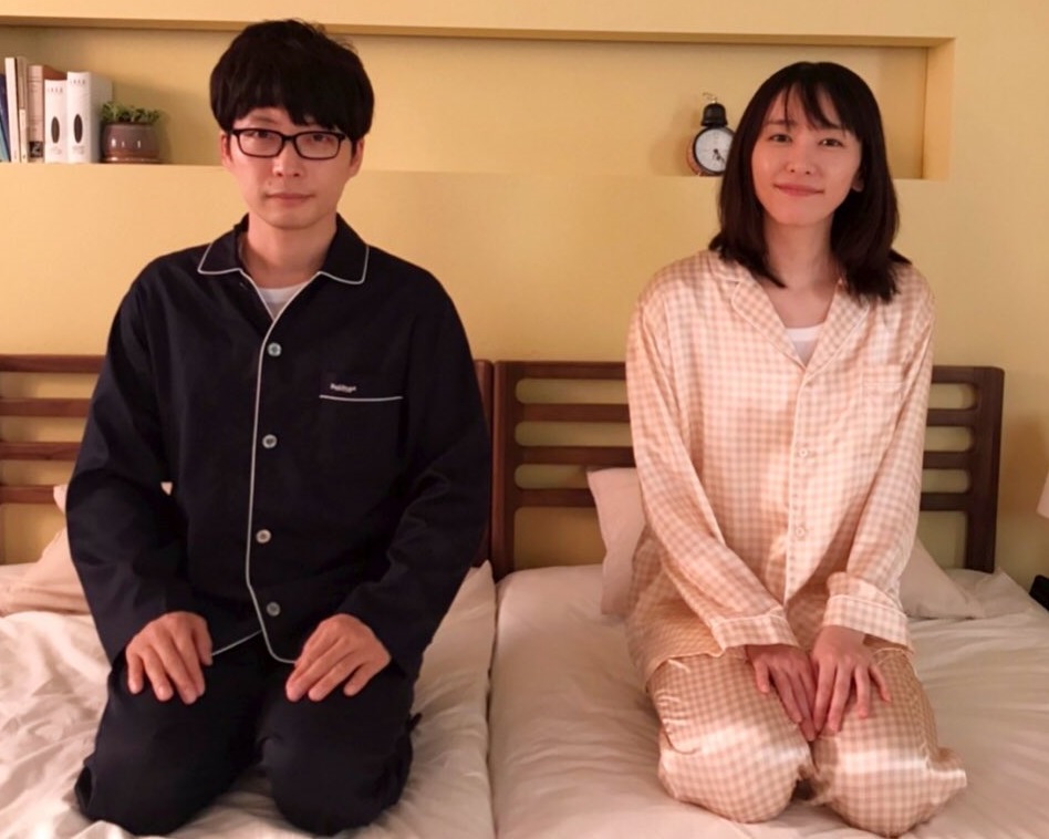 新垣結衣與星野源共同宣布結婚消息，造成全亞洲的廣大男性心碎。（翻攝月薪嬌妻官方推特）