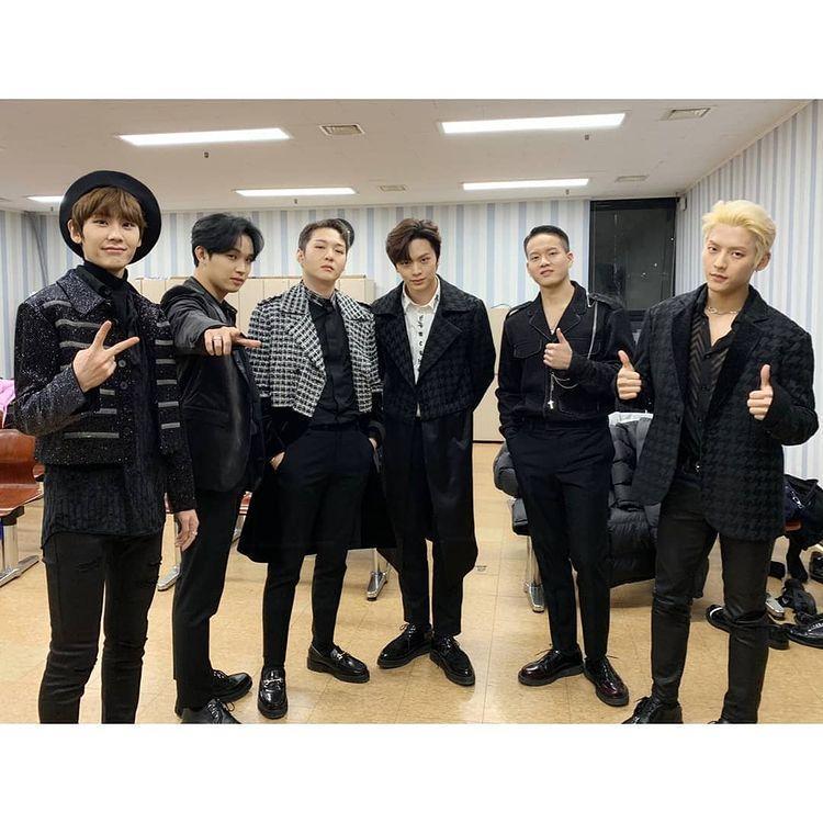 鄭鎰勳(左)因吸毒醜聞被踢出BTOB。(翻攝BTOB IG)